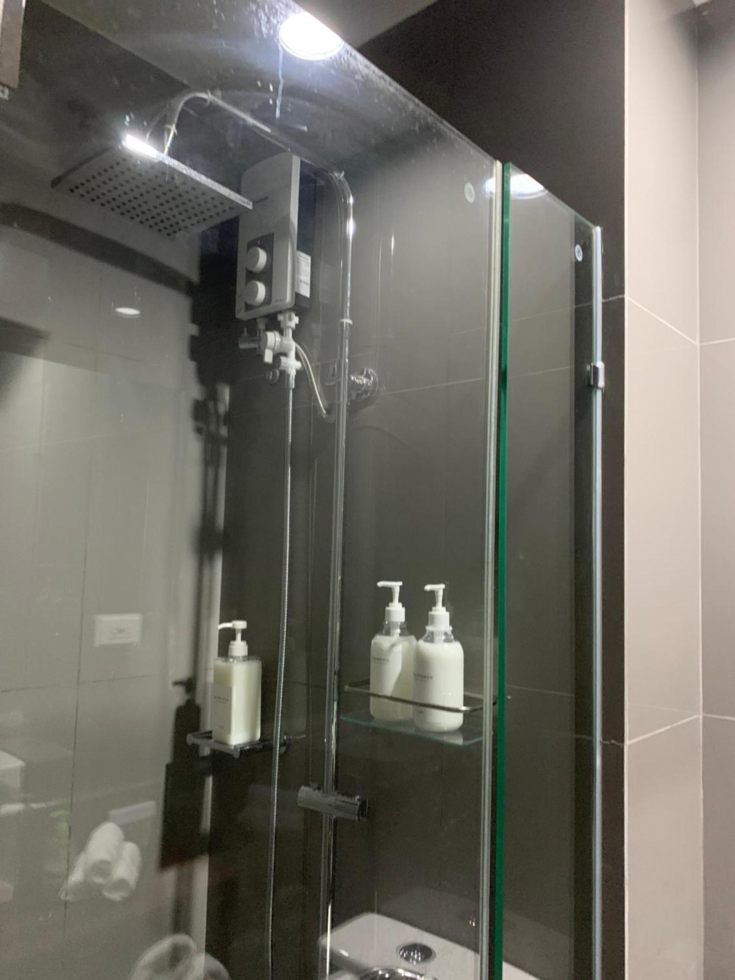 Aparthotel Perfect For Couples - Makati Comfort And Style