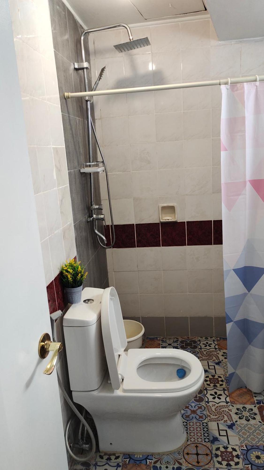 2 Bedroom Near St. Luke's Medical Center Quezon *