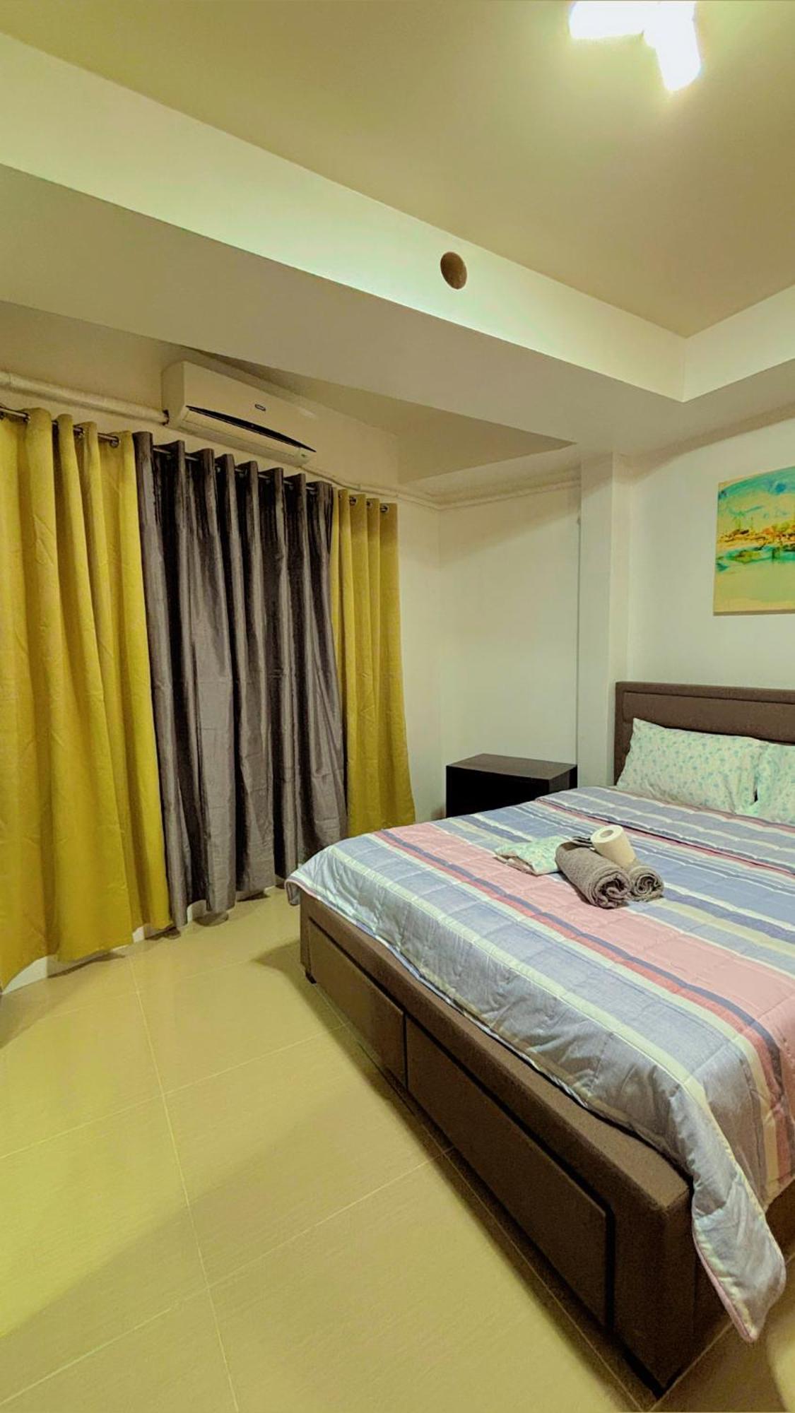 Apartment Staycation Shell Residences