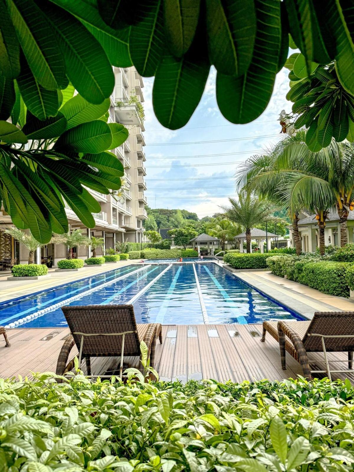 At Fairway Terraces Near Naia T3 Apartment