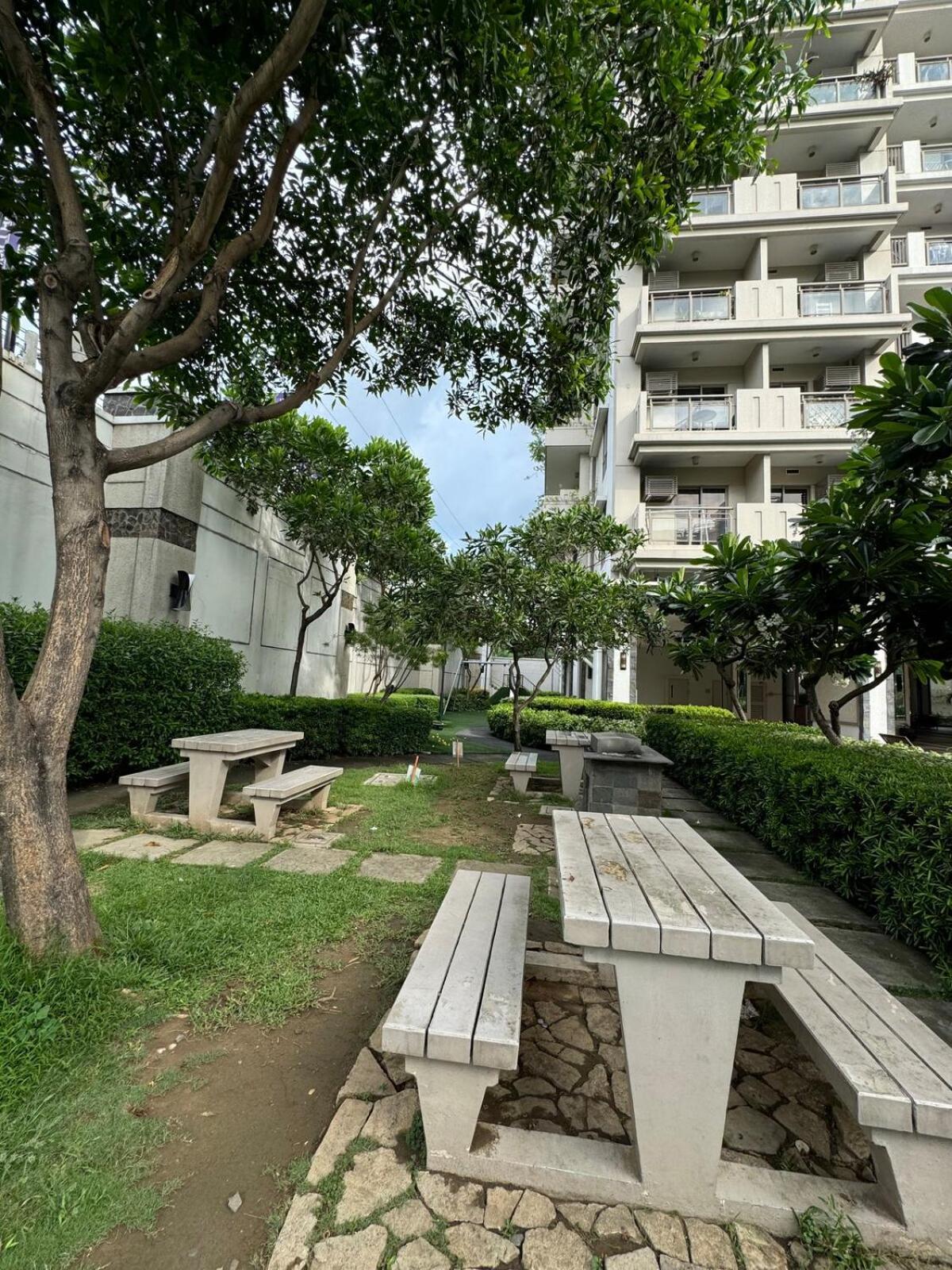 At Fairway Terraces Near Naia T3 Manila
