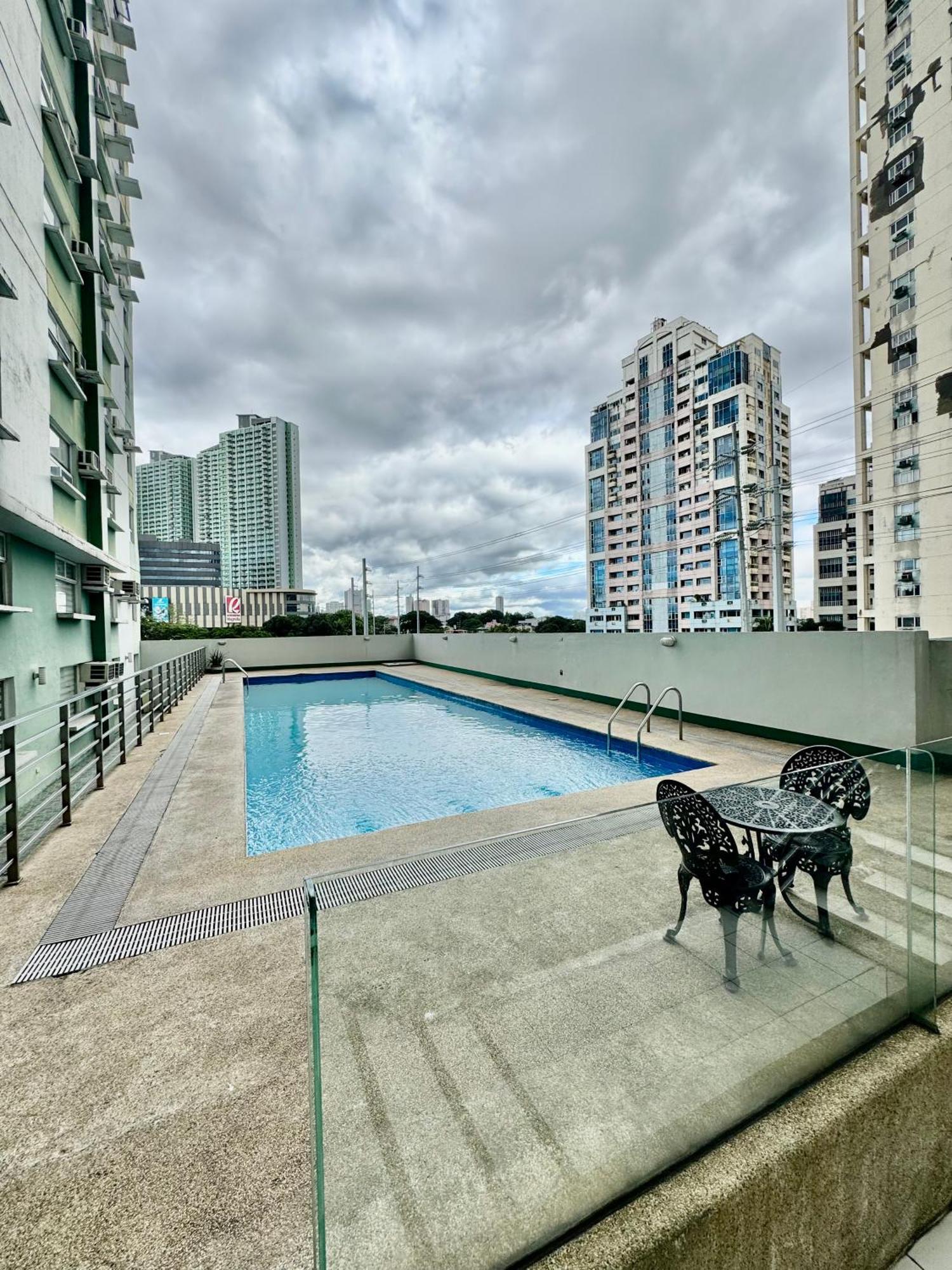 Aparthotel Amse 12th Gilmore Tower