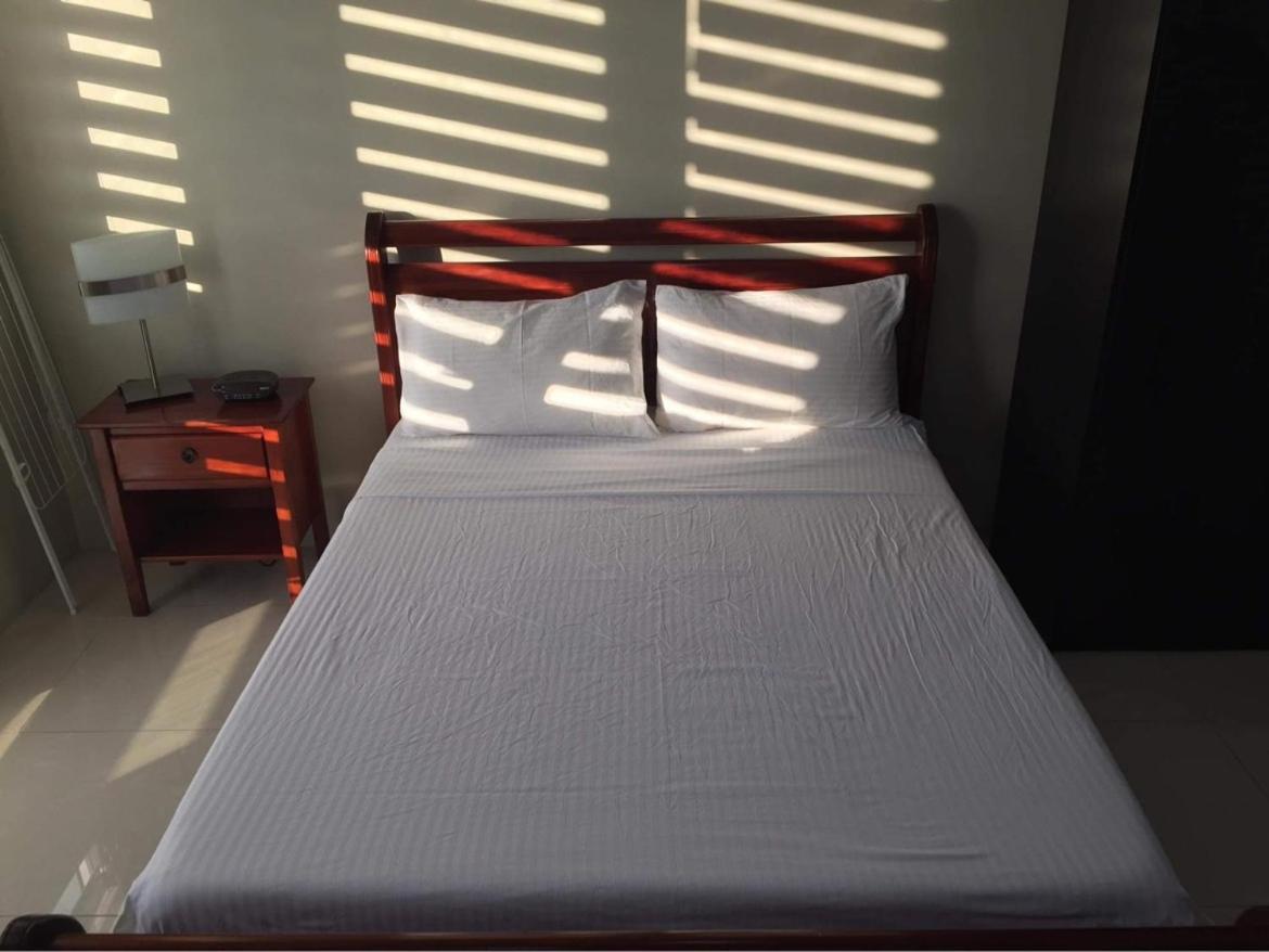 Aparthotel One Palm Tree W Fast Wifi, Across From Naia Terminal 3 Pasay