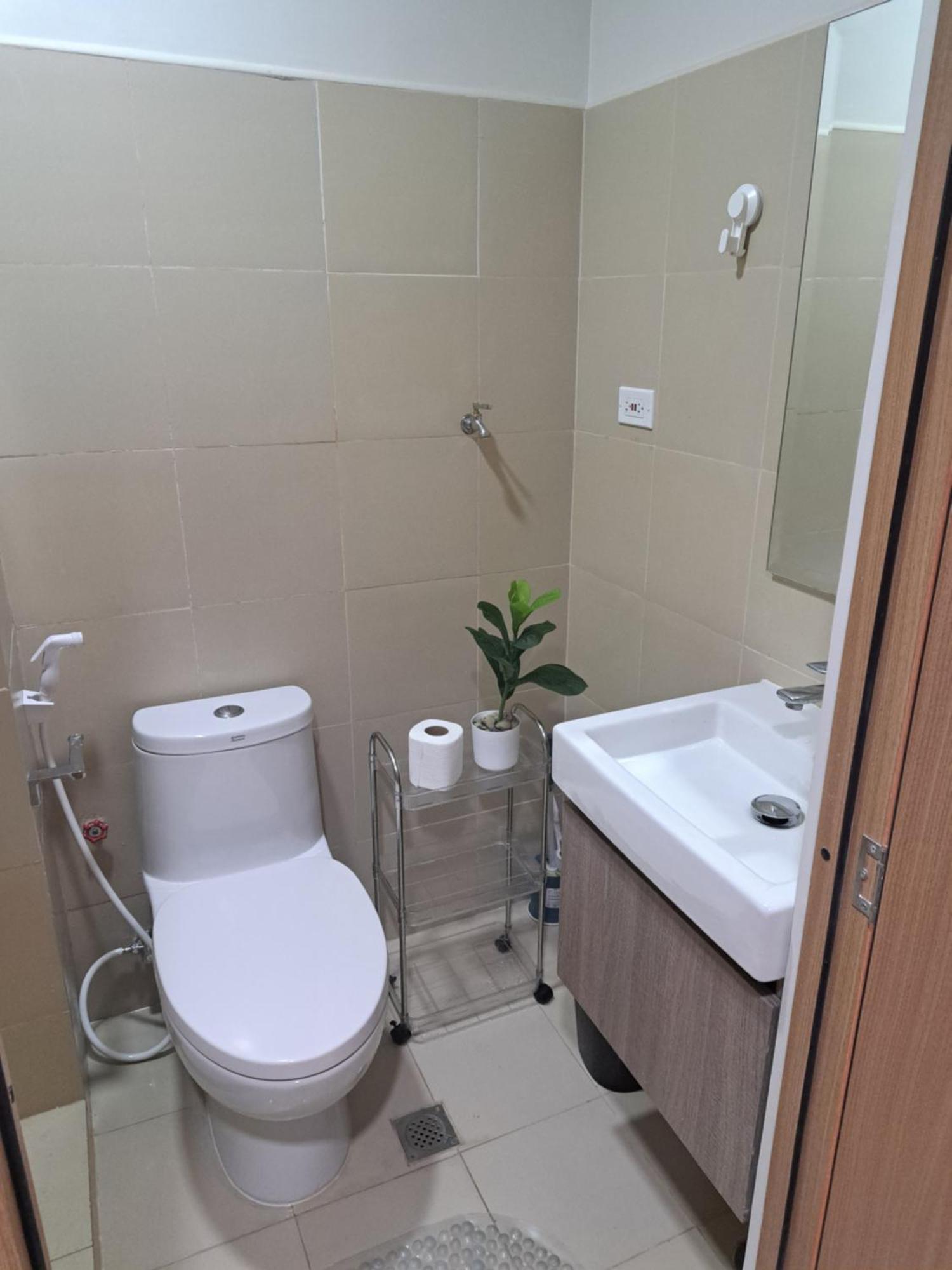Apartment Yutori Haus At Shore 3 Tower 2 Near Mall Of Pasay