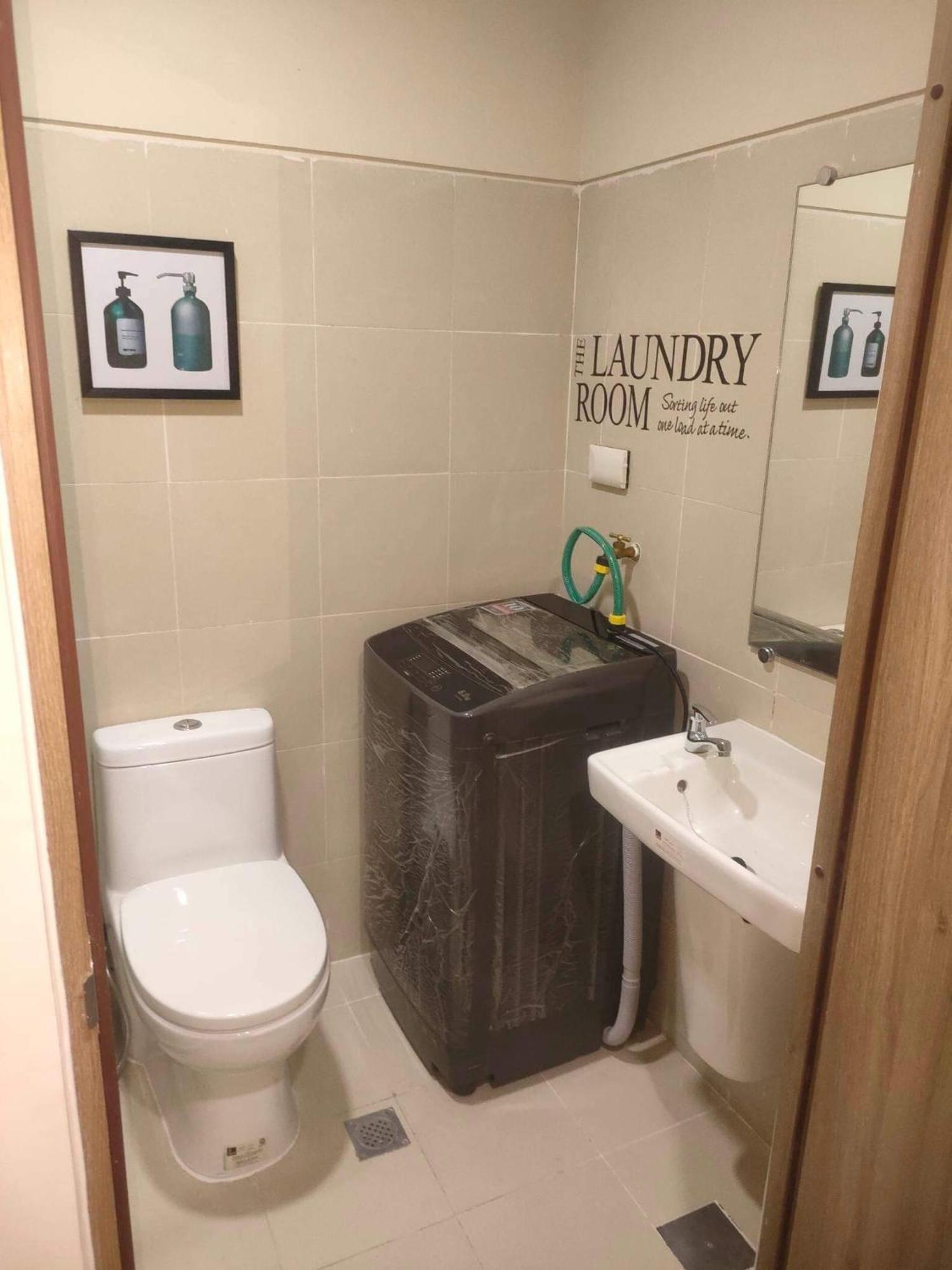 Apartment 1br With Balcony Condotel In Moa Complex, Entertainment City, Near Naia, Free Wifi, Netflix Manila