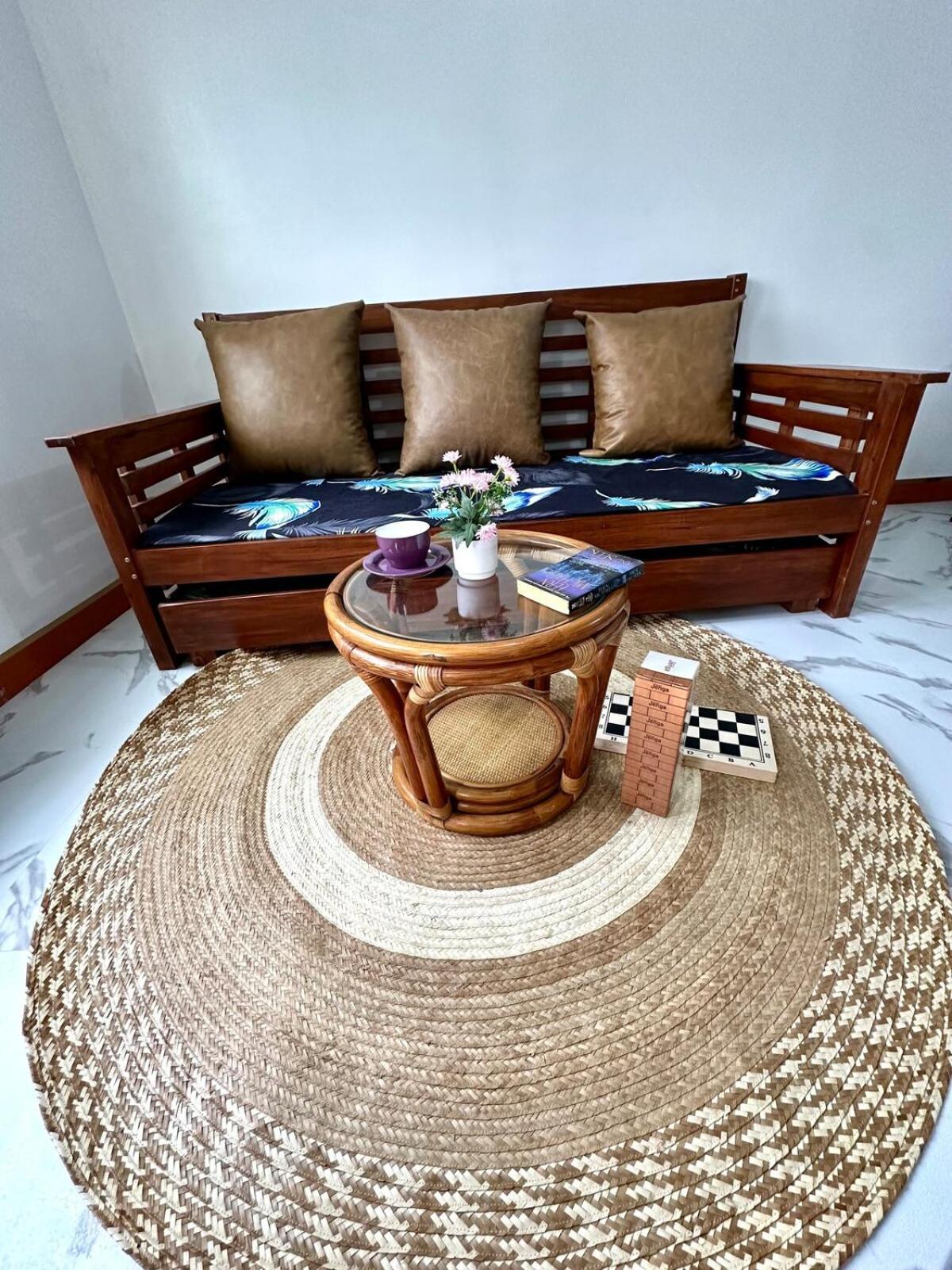 Homey Staycation With Parking Near Diliman, Katipunan, Commonwealth *