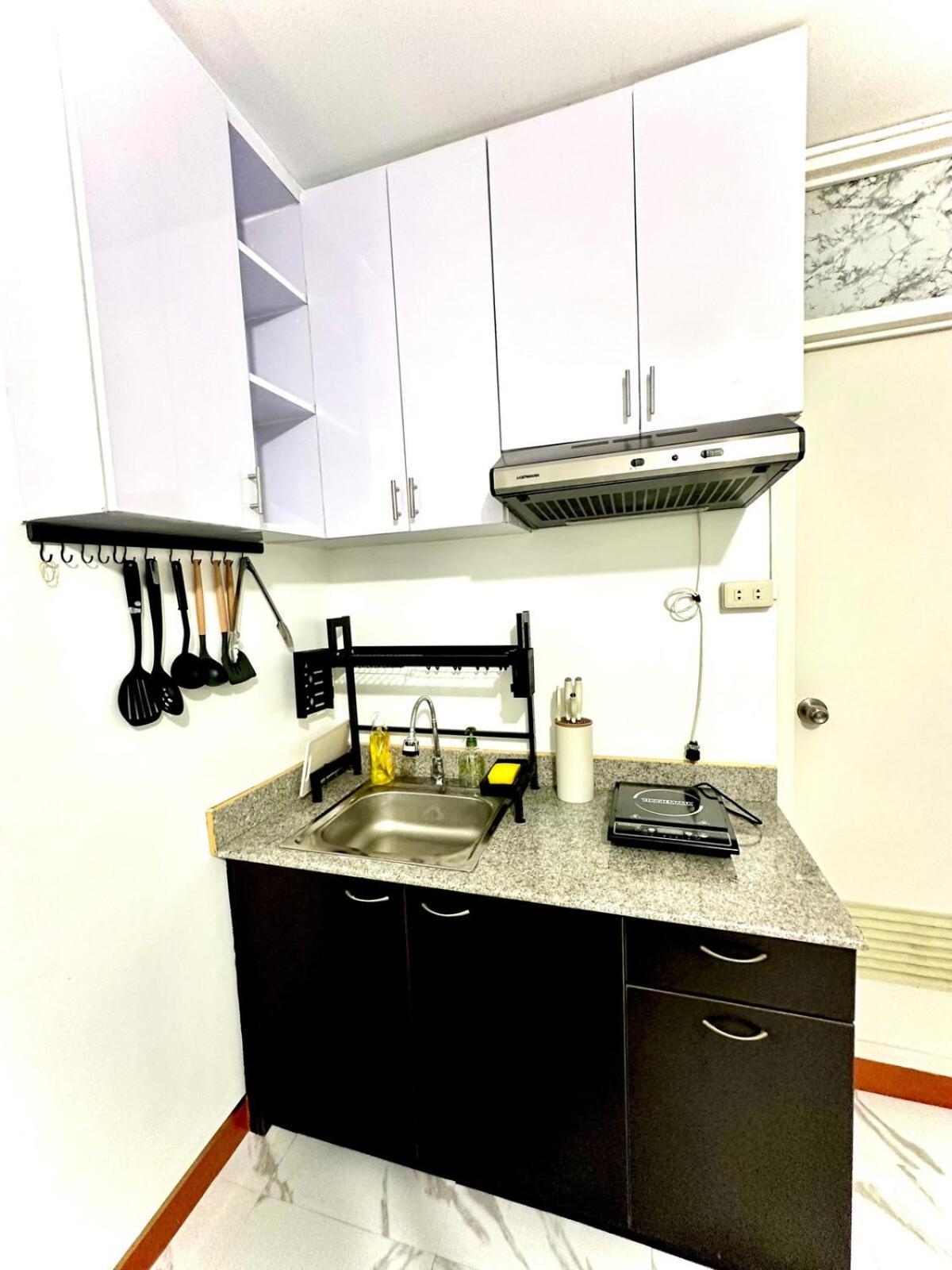 Homey Staycation With Parking Near Diliman, Katipunan, Commonwealth * Manila