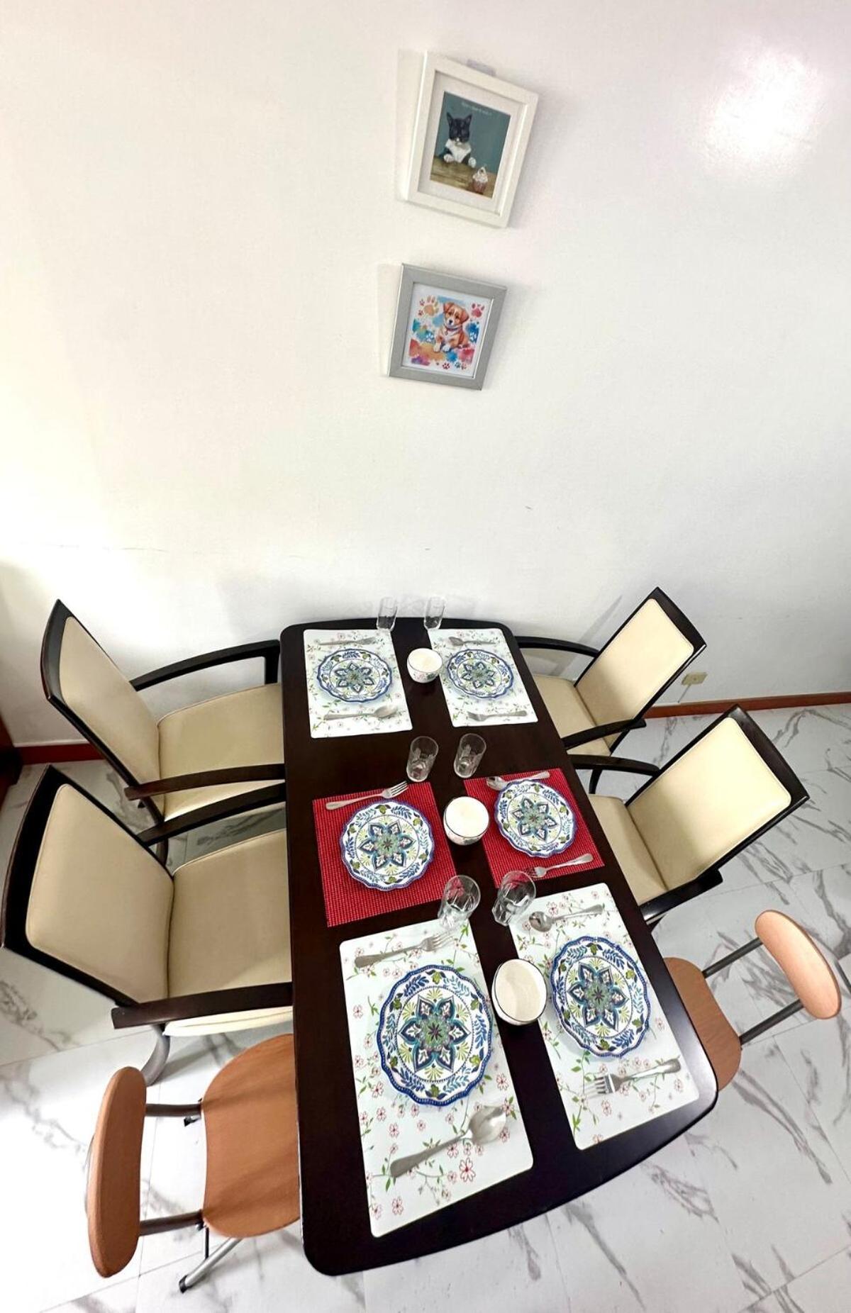 Homey Staycation With Parking Near Diliman, Katipunan, Commonwealth * Manila