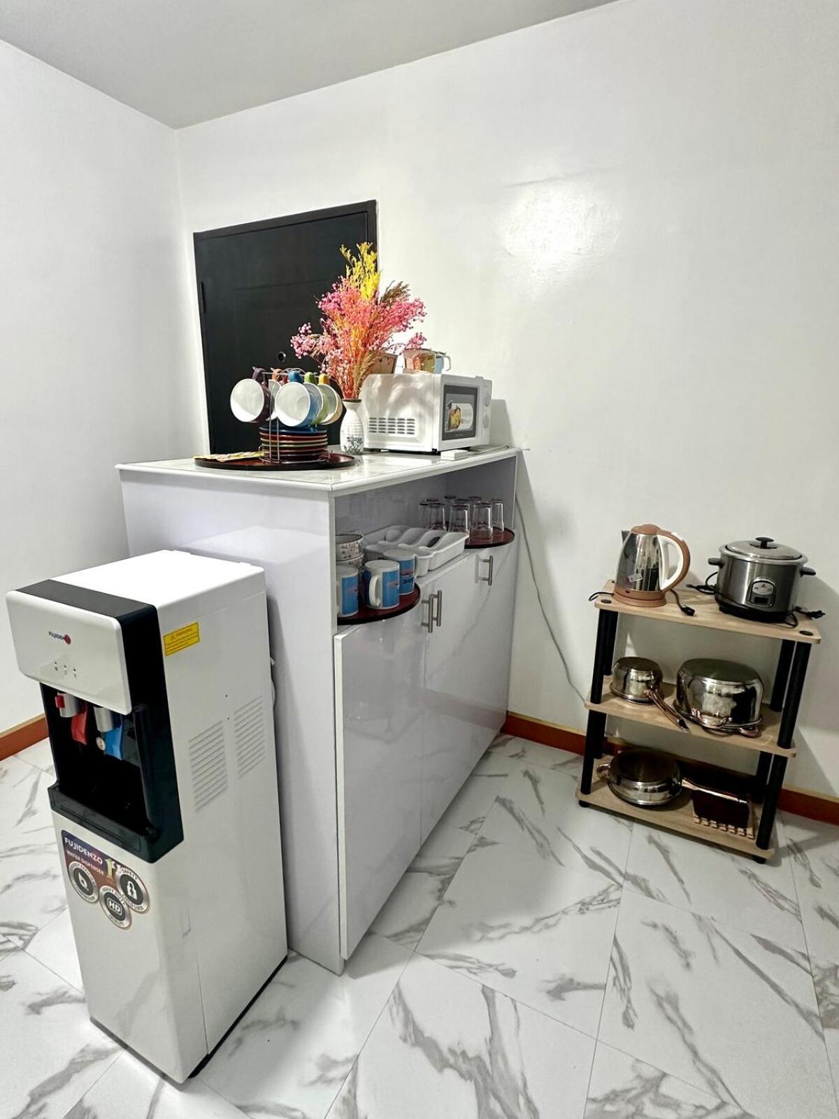 Homey Staycation With Parking Near Diliman, Katipunan, Commonwealth Apartment Manila