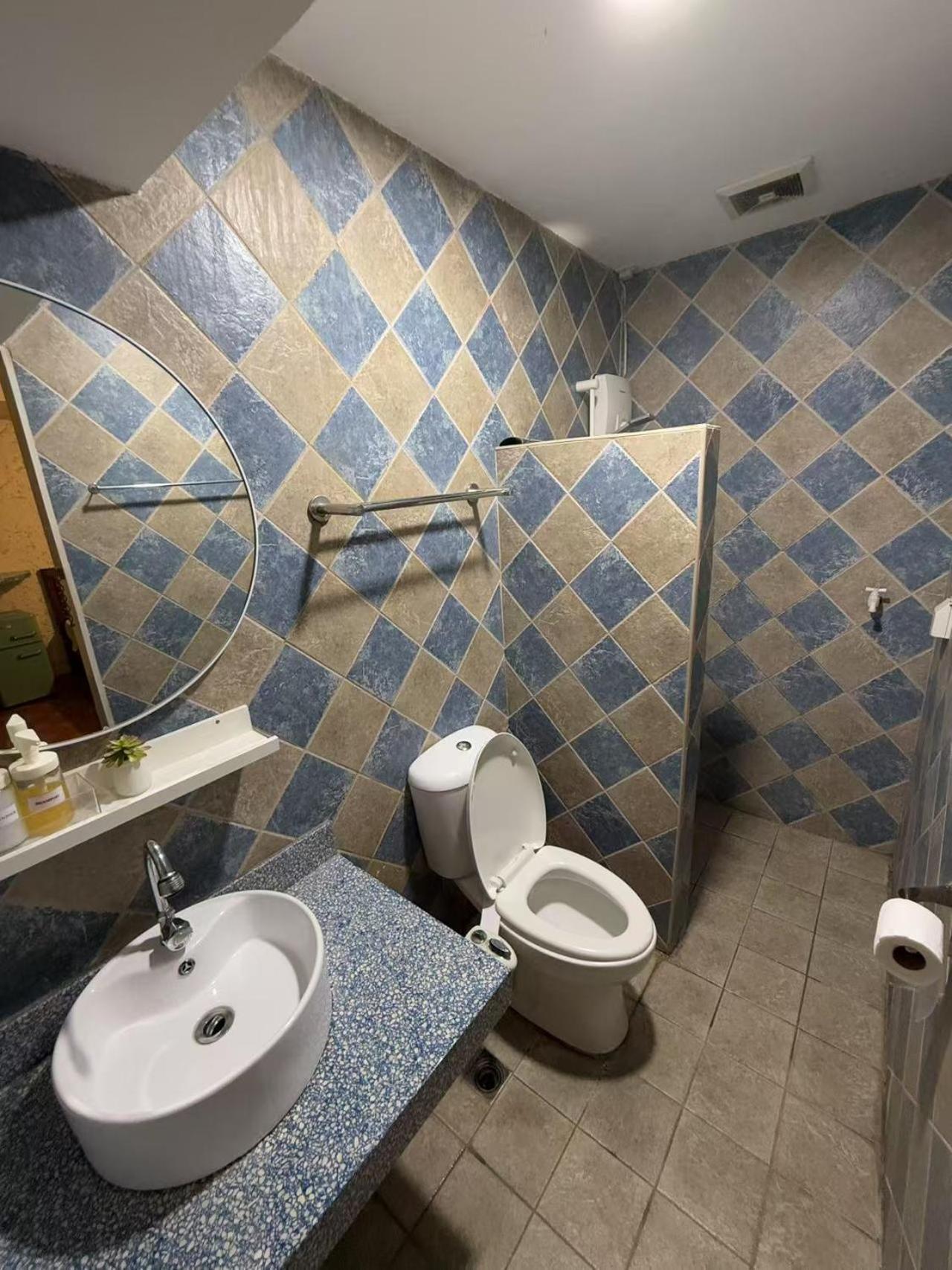 Vincondotel Roxas Ave 1br Marbella Apartment *