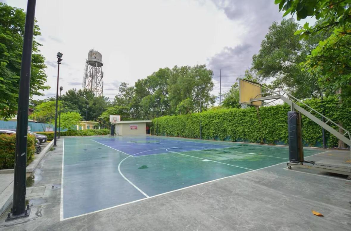 Apartment 3br At The Rochester Manila