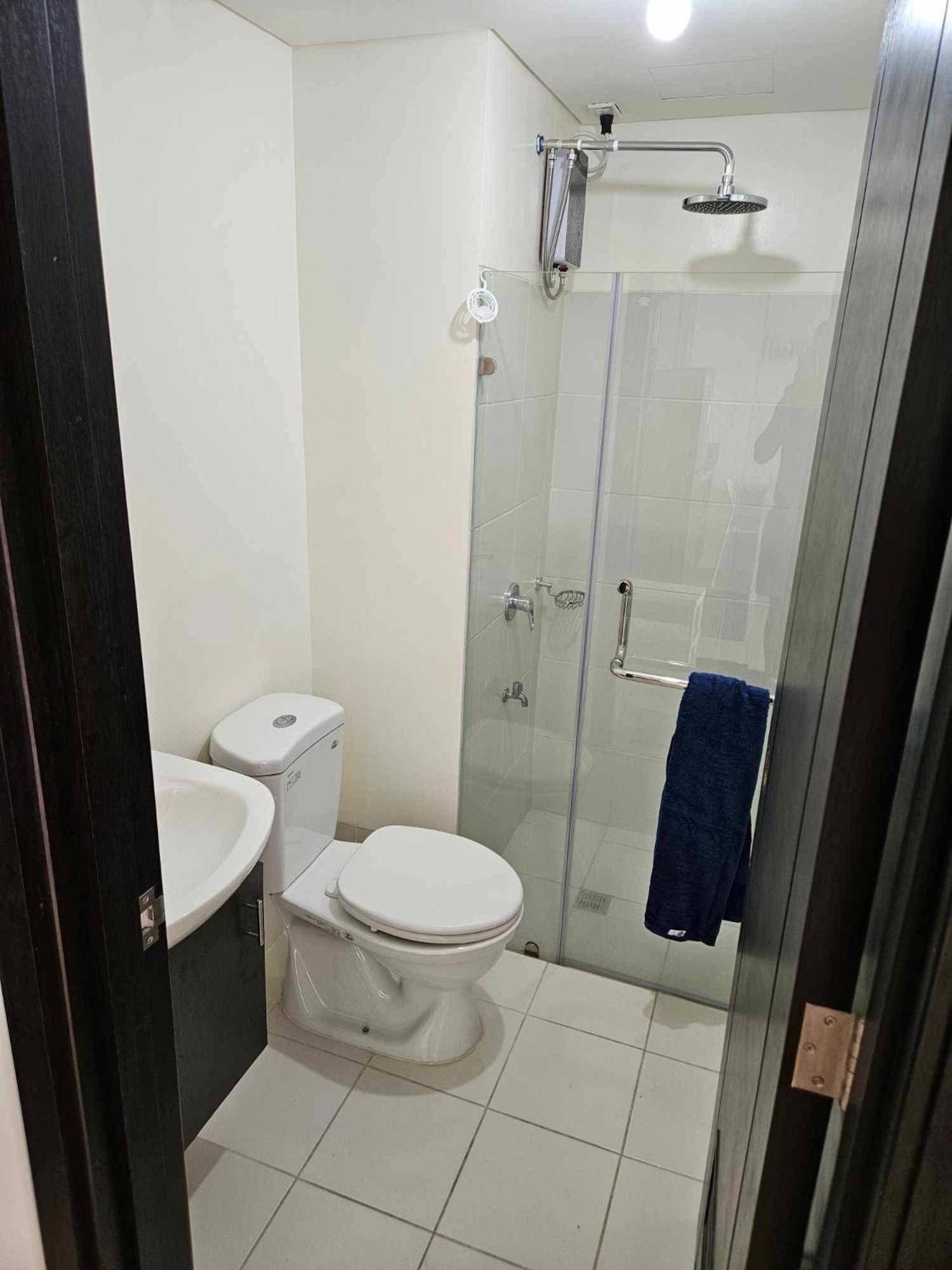 Apartment 3br At The Rochester Manila
