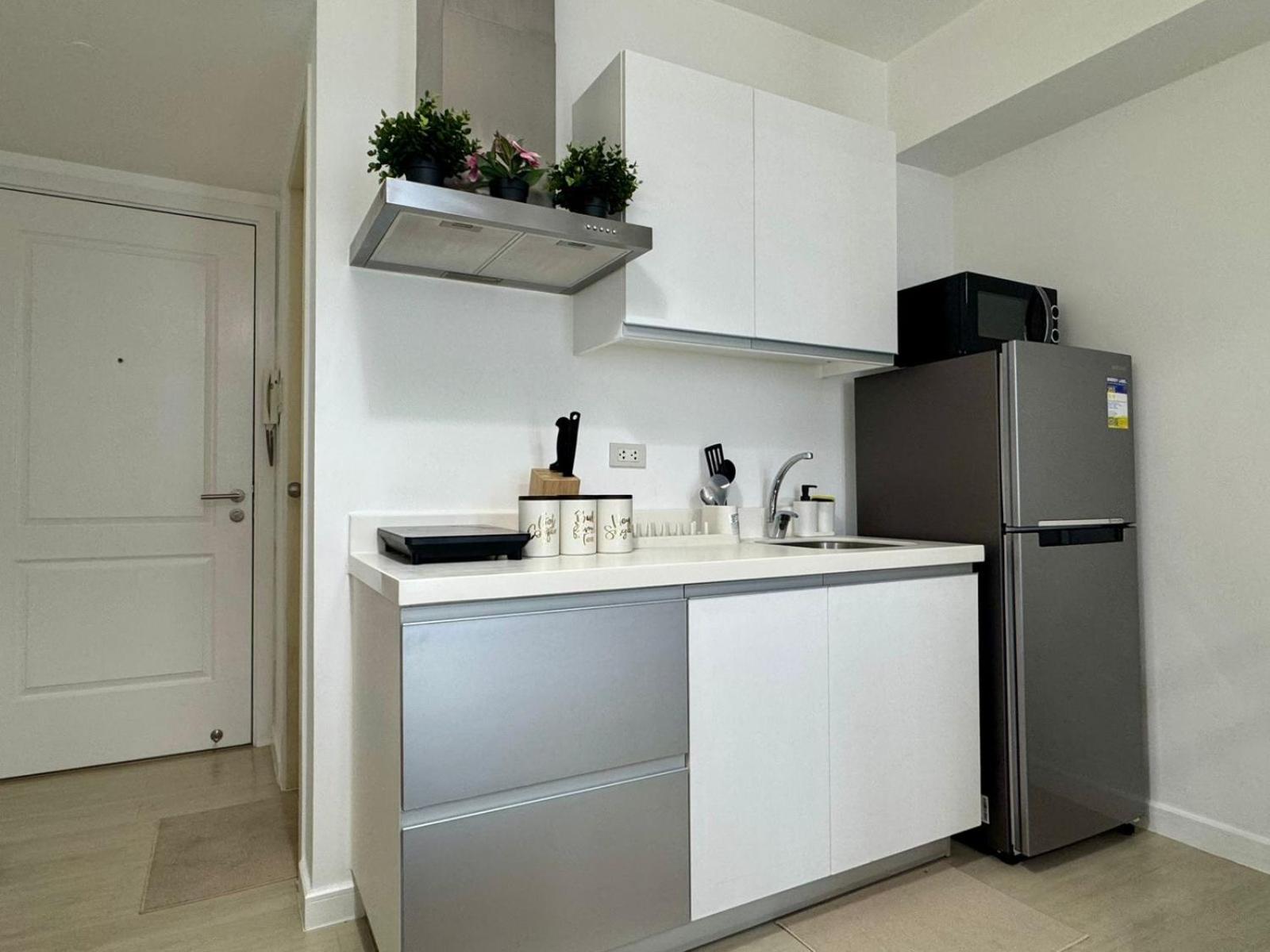 Casa Elisha Azure Urban Staycation Apartment
