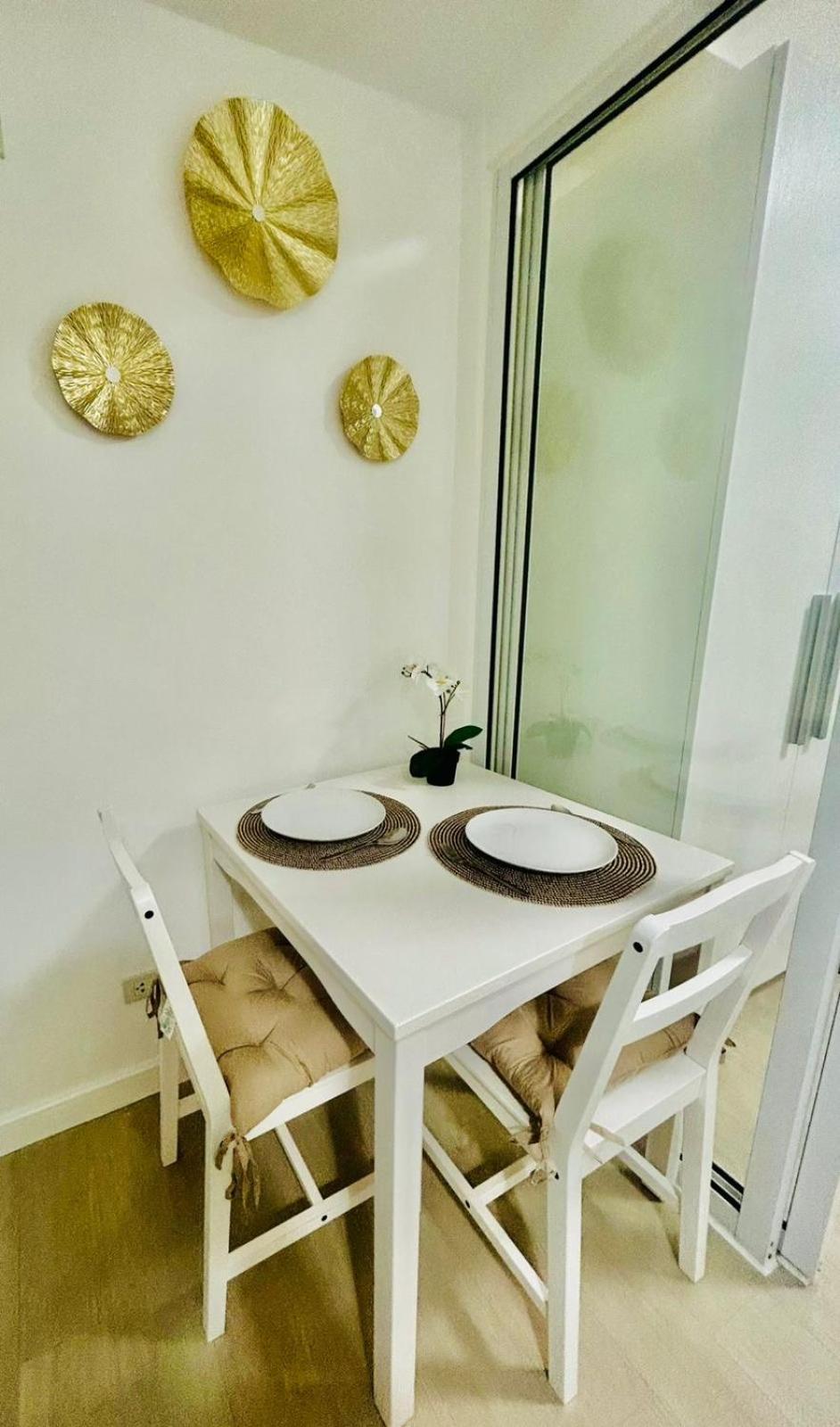 Casa Elisha Azure Urban Staycation Apartment