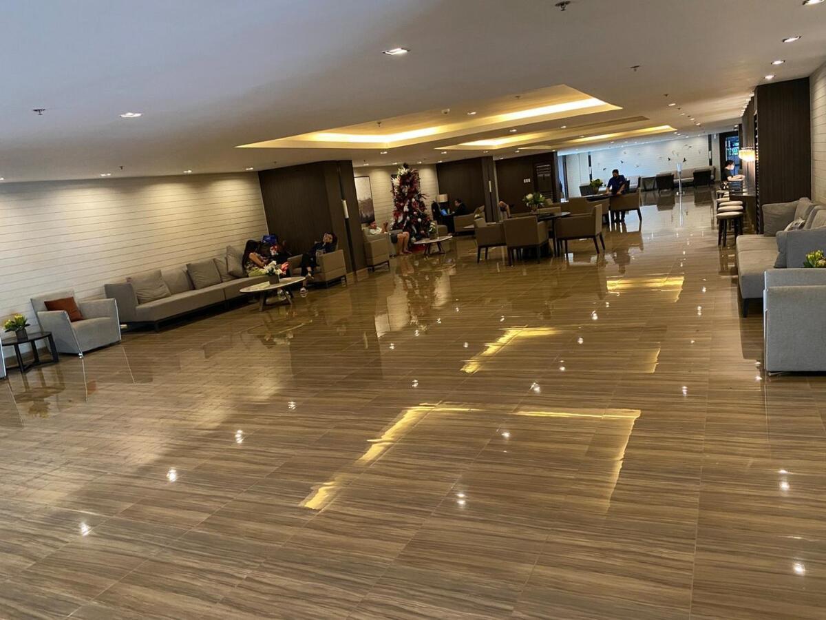 Cosmopolitan Comfort Makati 1 Bedroom Wonder 300mb 2428 Internet Apartment *