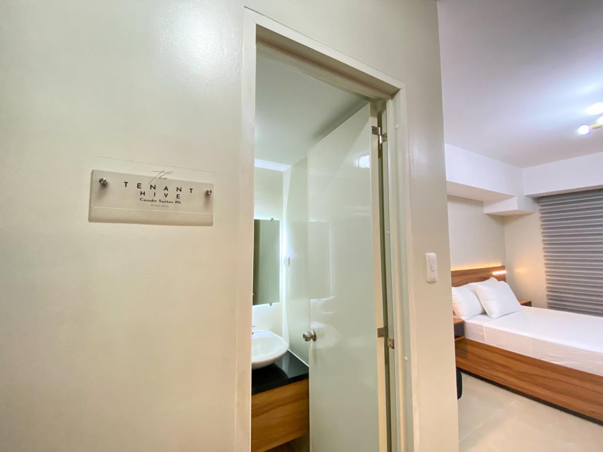 Cozy Unit Near Airport Apartment Manila