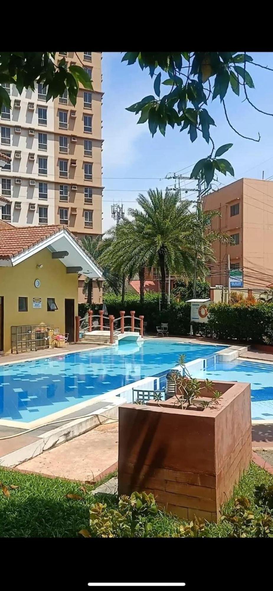 Cozy Unit Near Airport Apartment
