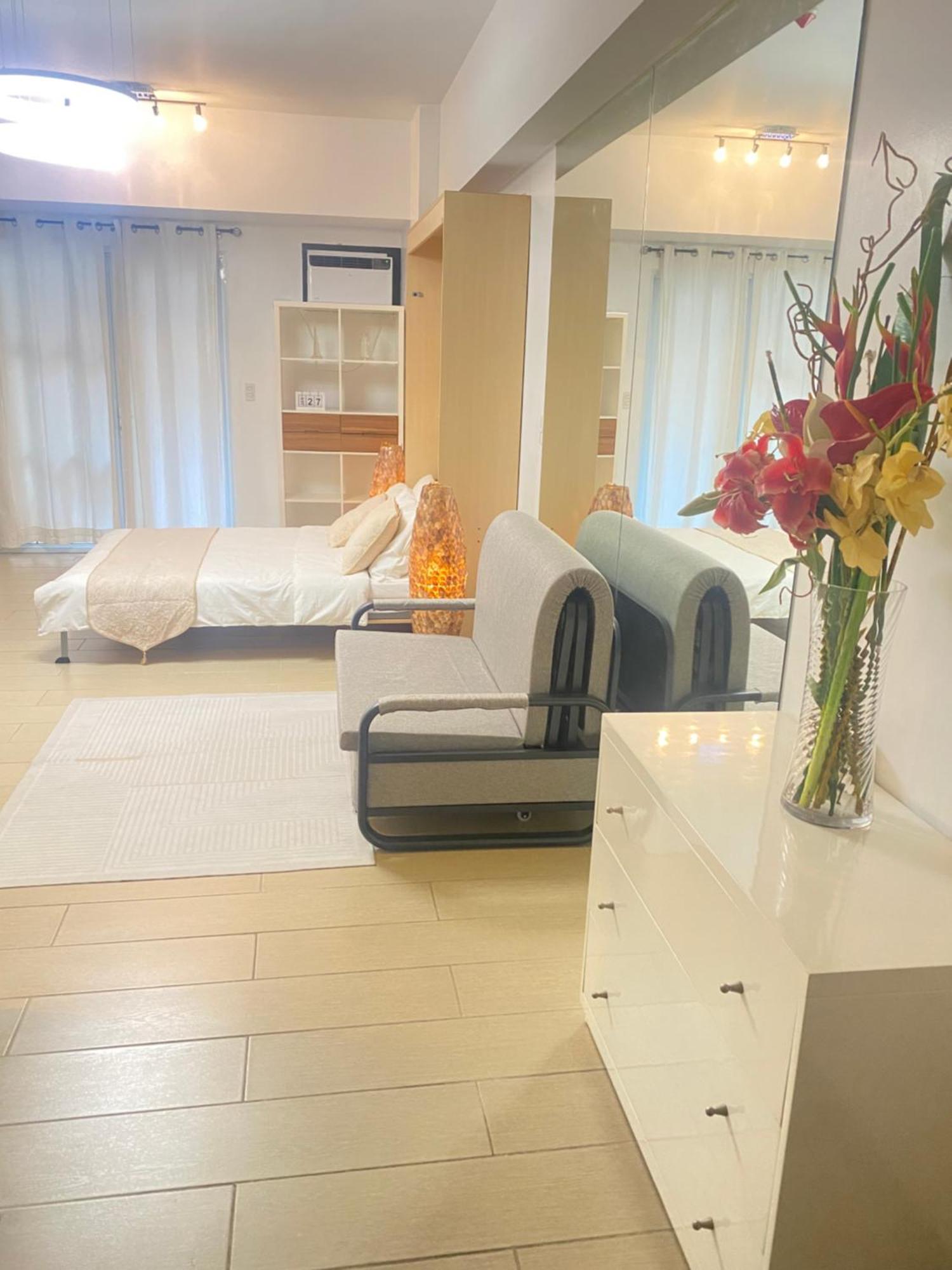 Aparthotel Staycation At The Venice Luxury Residences - Tower A Near Venice Grand Canal, Mckinley Hills