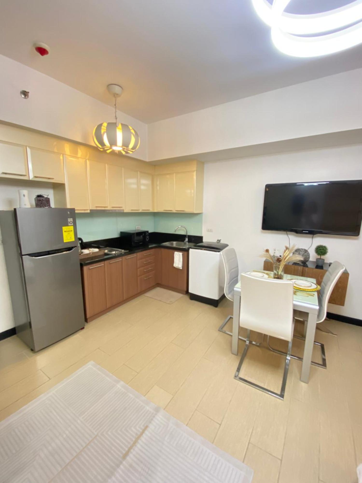 Staycation At The Venice Luxury Residences - Tower A Near Venice Grand Canal, Mckinley Hills *