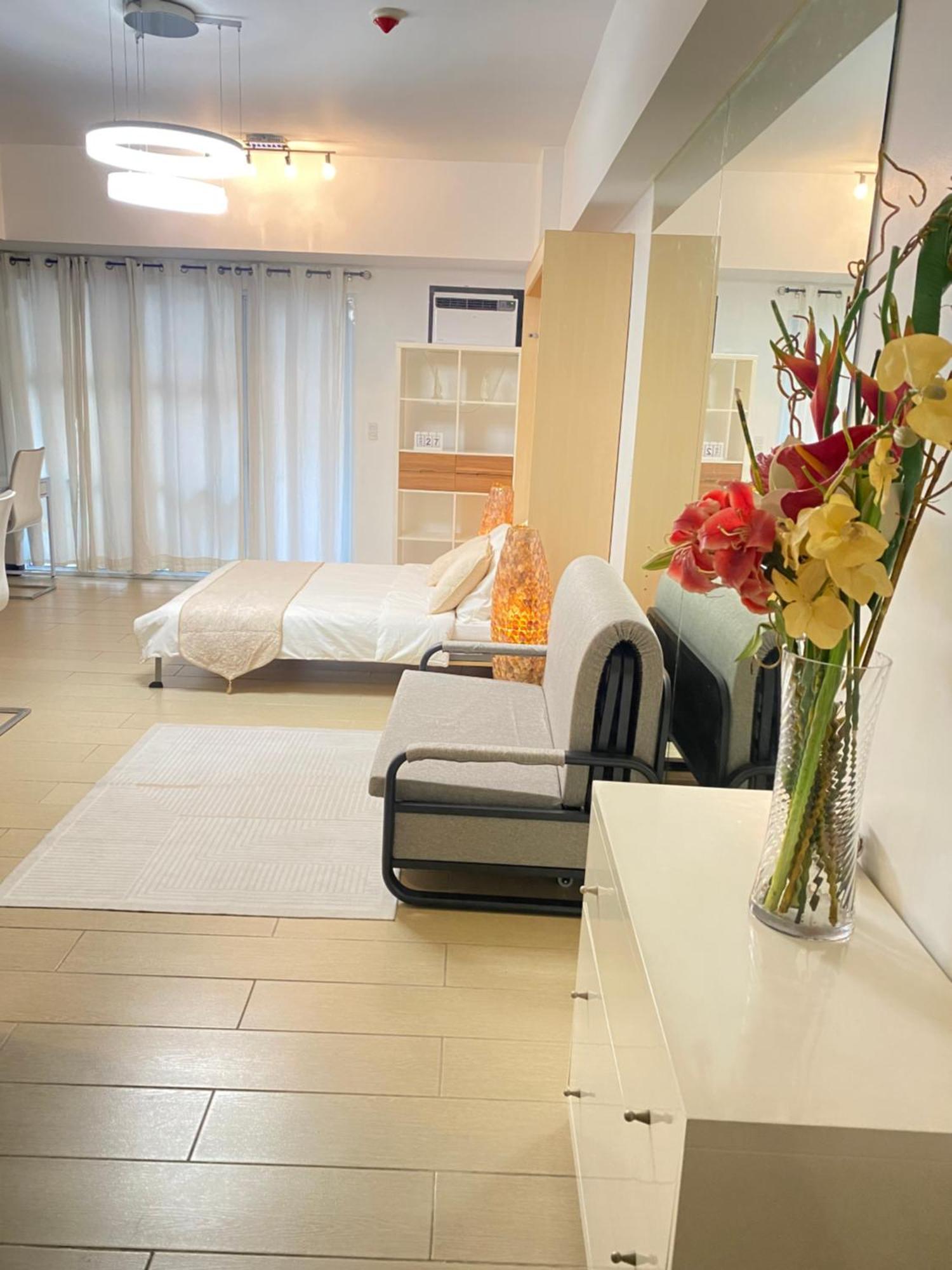 Aparthotel Staycation At The Venice Luxury Residences - Tower A Near Venice Grand Canal, Mckinley Hills