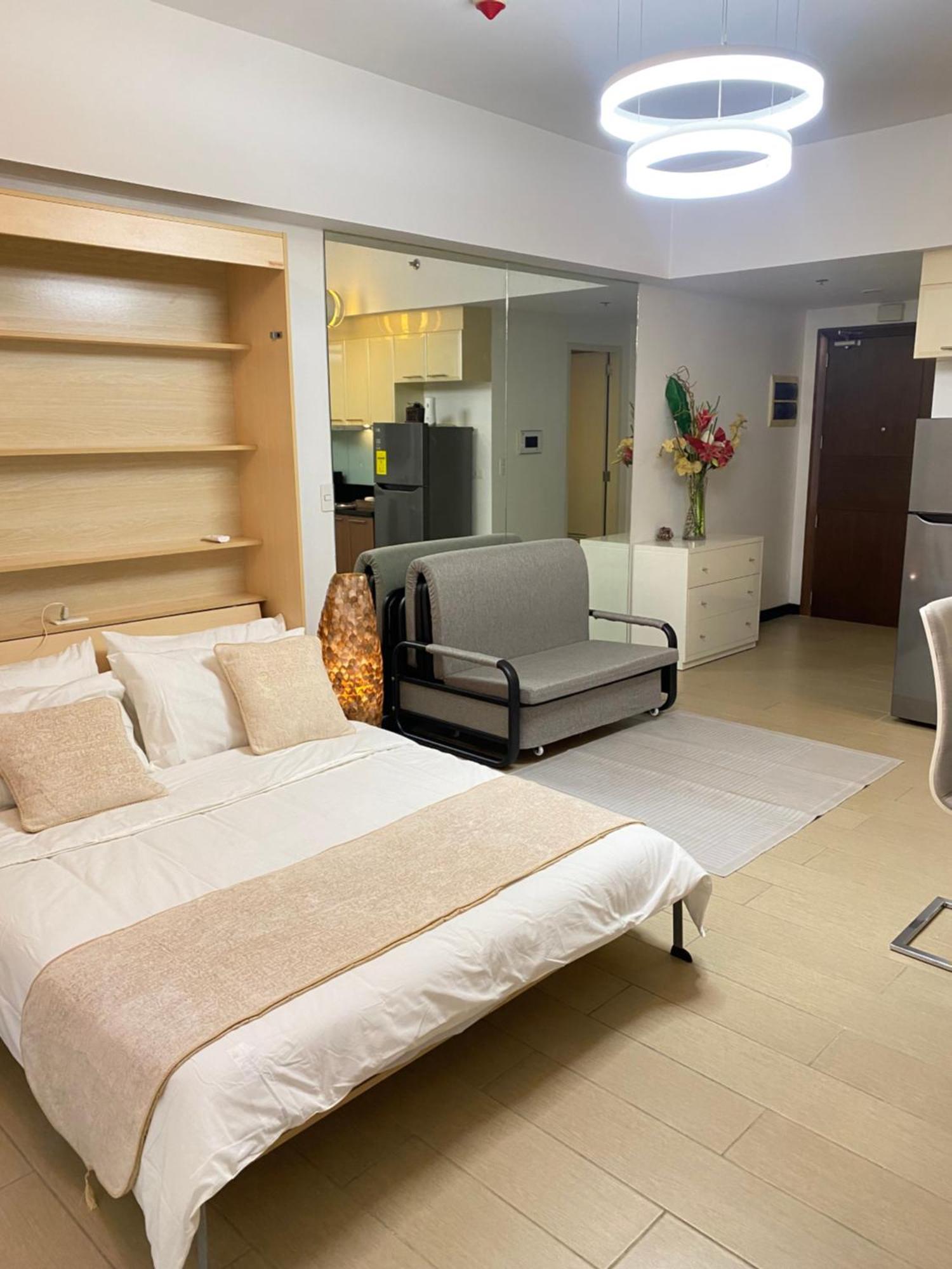 Staycation At The Venice Luxury Residences - Tower A Near Venice Grand Canal, Mckinley Hills Aparthotel *