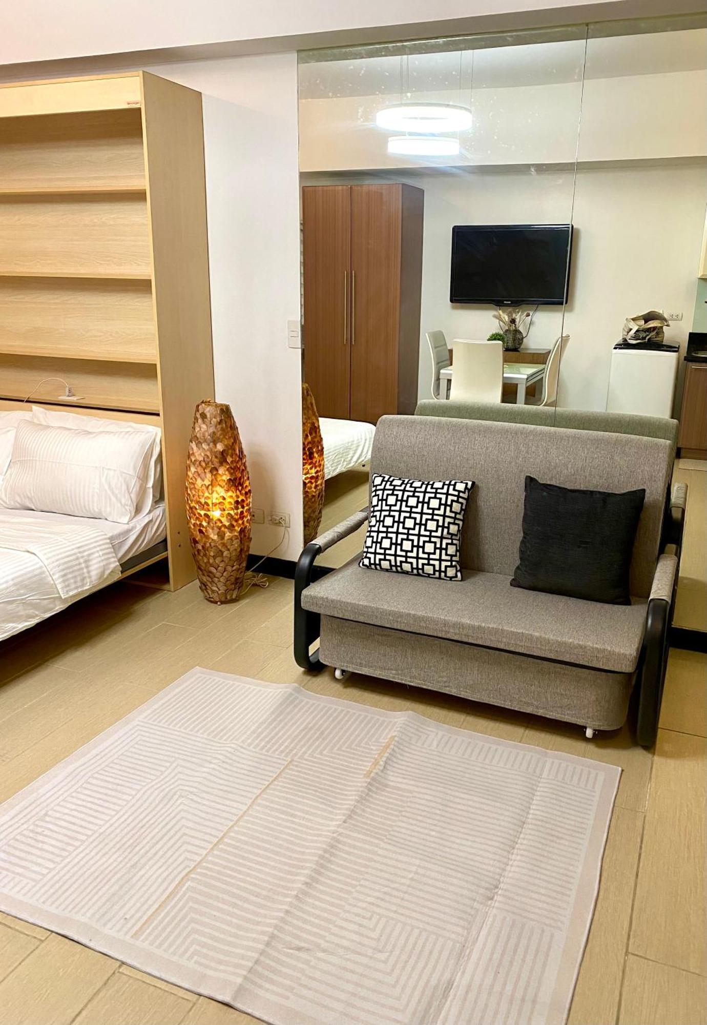 Staycation At The Venice Luxury Residences - Tower A Near Venice Grand Canal, Mckinley Hills Manila