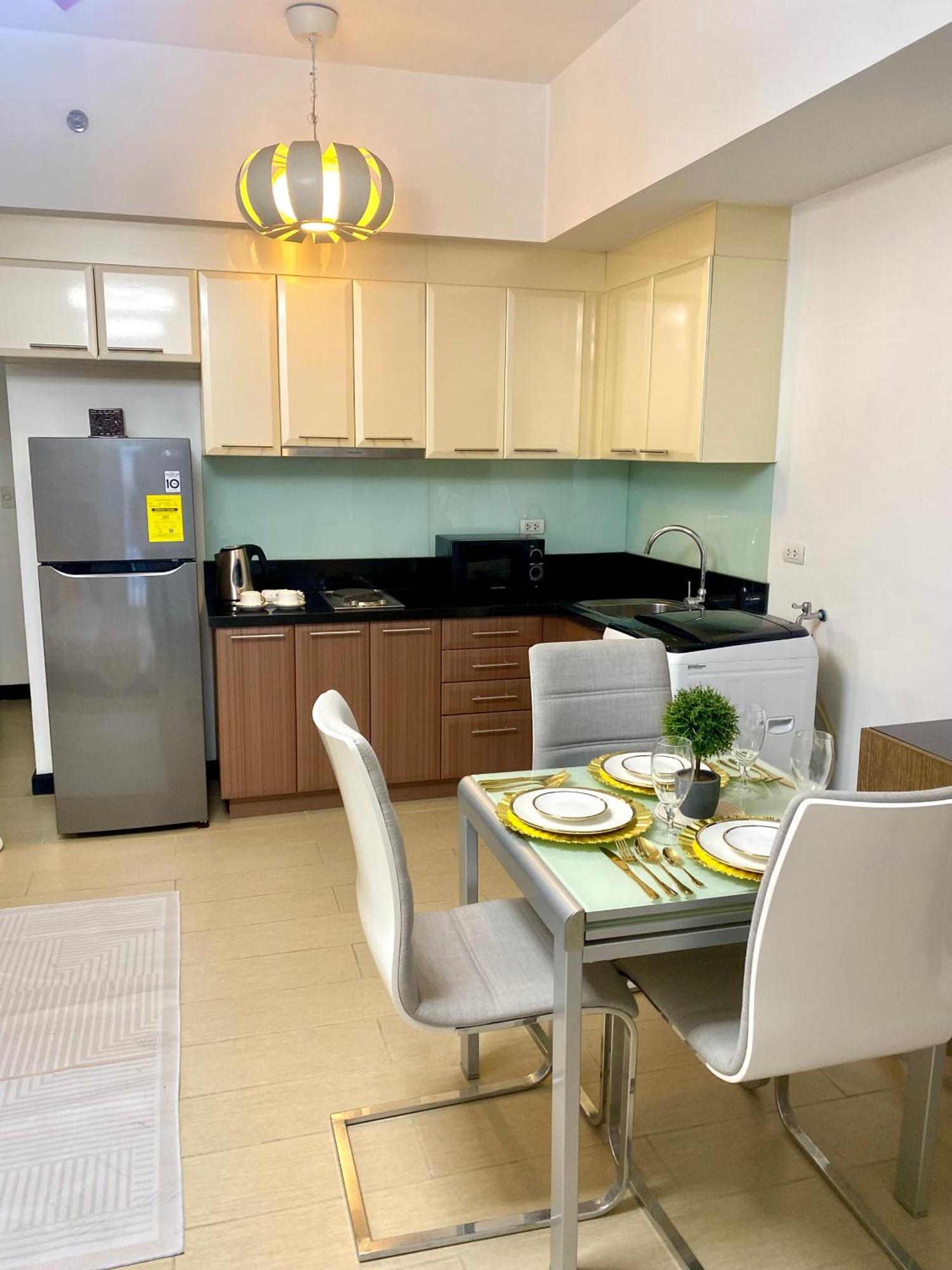 Staycation At The Venice Luxury Residences - Tower A Near Venice Grand Canal, Mckinley Hills
