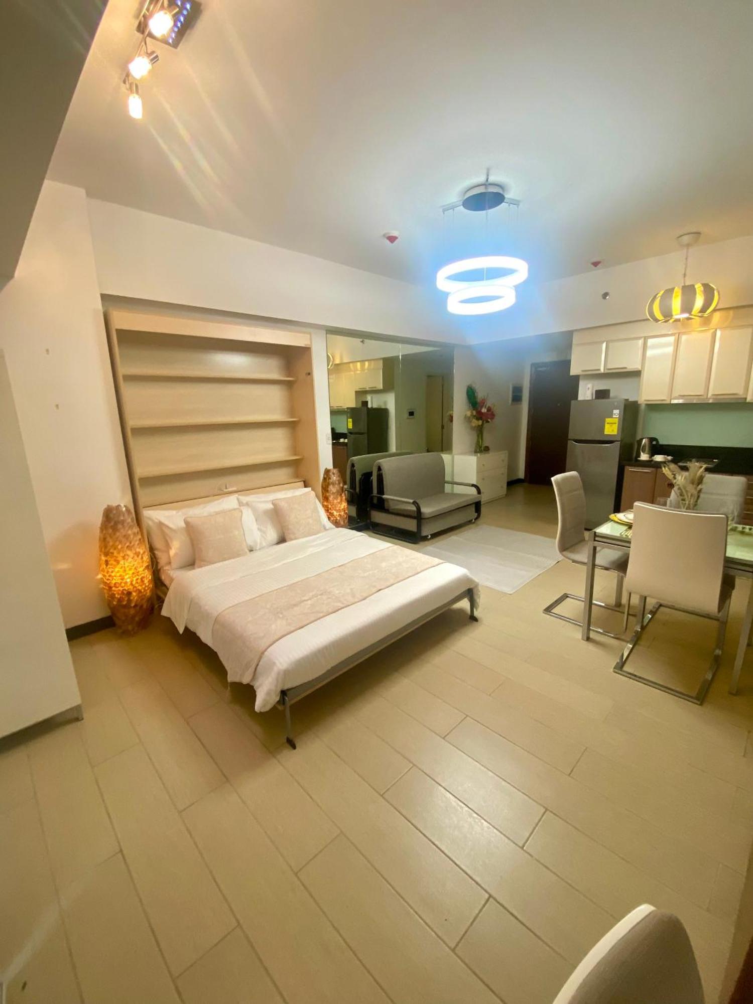 Staycation At The Venice Luxury Residences - Tower A Near Venice Grand Canal, Mckinley Hills Aparthotel Manila