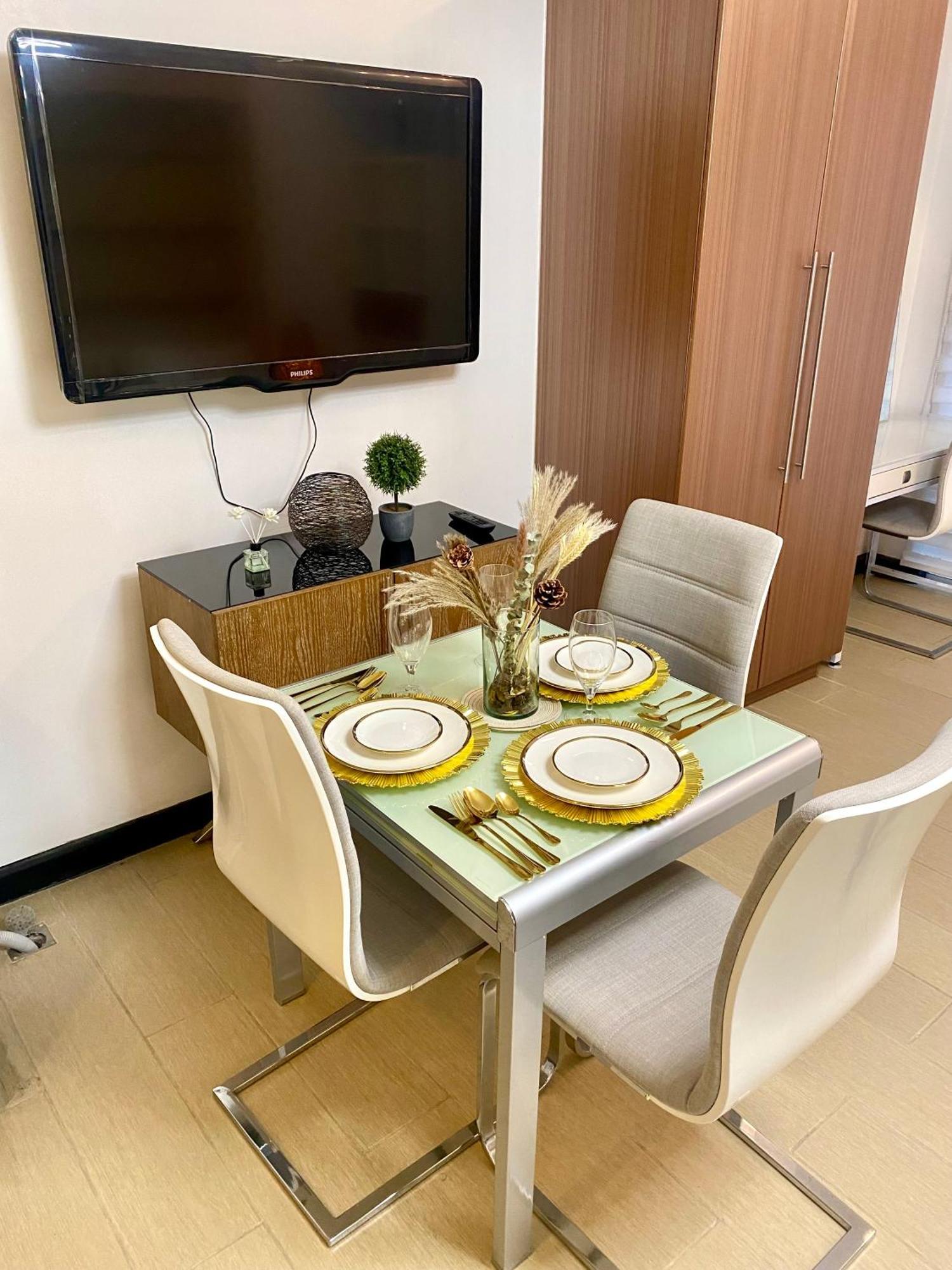 Staycation At The Venice Luxury Residences - Tower A Near Venice Grand Canal, Mckinley Hills Aparthotel