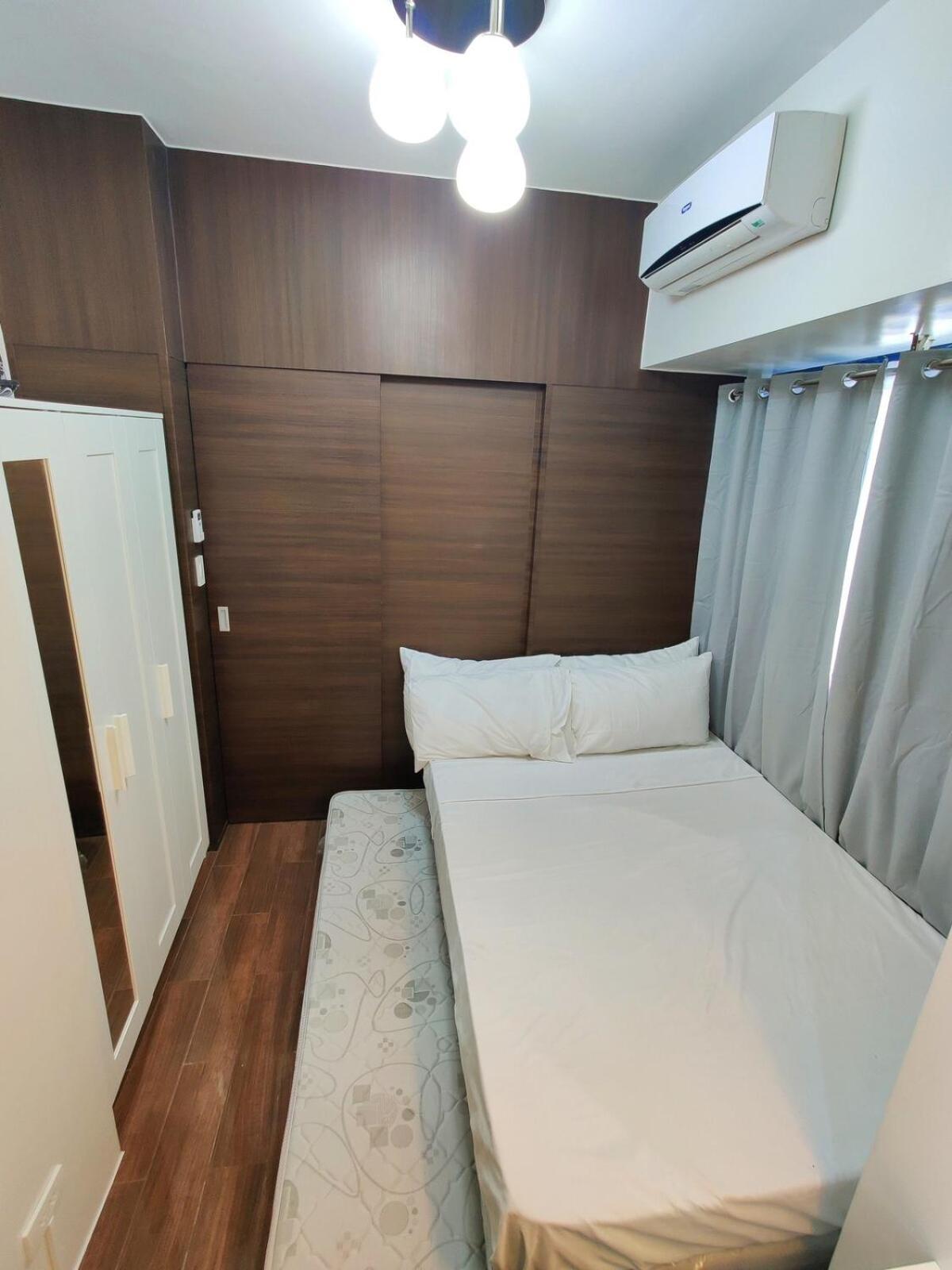 Apartment Stunning 2br In Air Residences Makati High Floor And Wfh With 300mbps Wifi