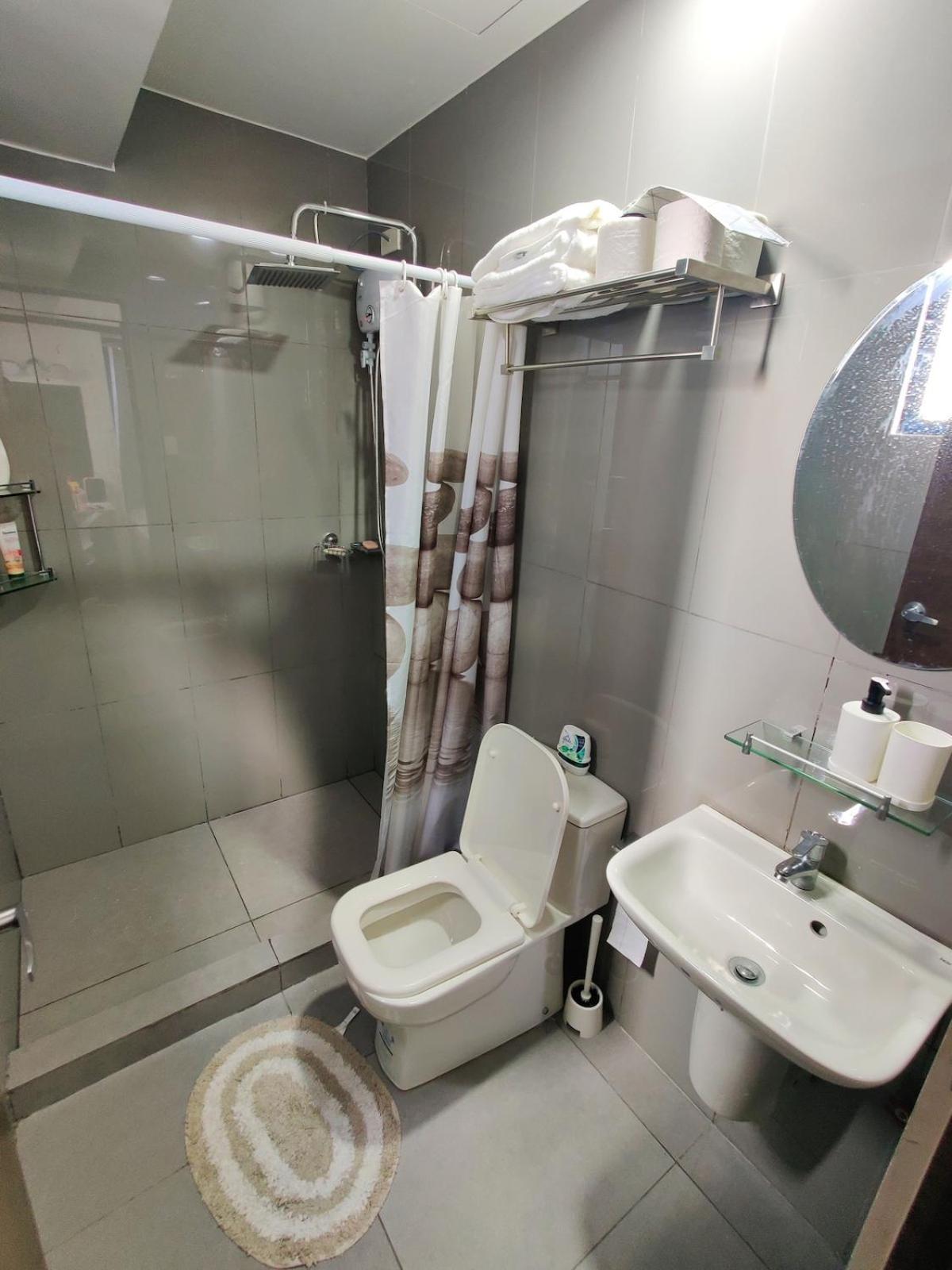 Stunning 2br In Air Residences Makati High Floor And Wfh With 300mbps Wifi Apartment Manila
