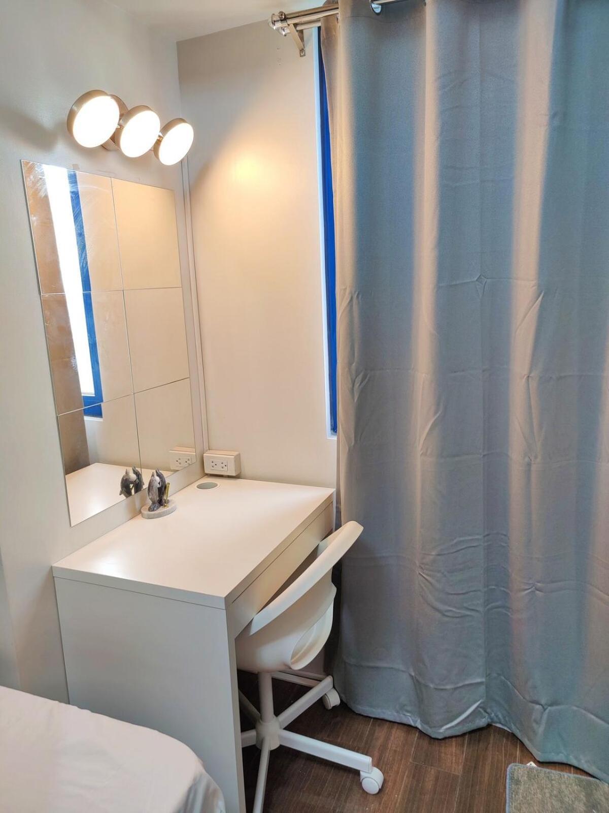 Stunning 2br In Air Residences Makati High Floor And Wfh With 300mbps Wifi * Manila