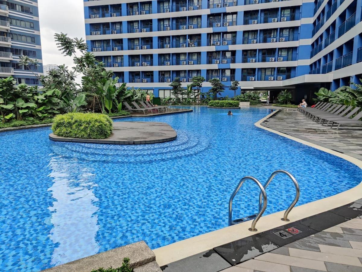 Apartment Stunning 2br In Air Residences Makati High Floor And Wfh With 300mbps Wifi
