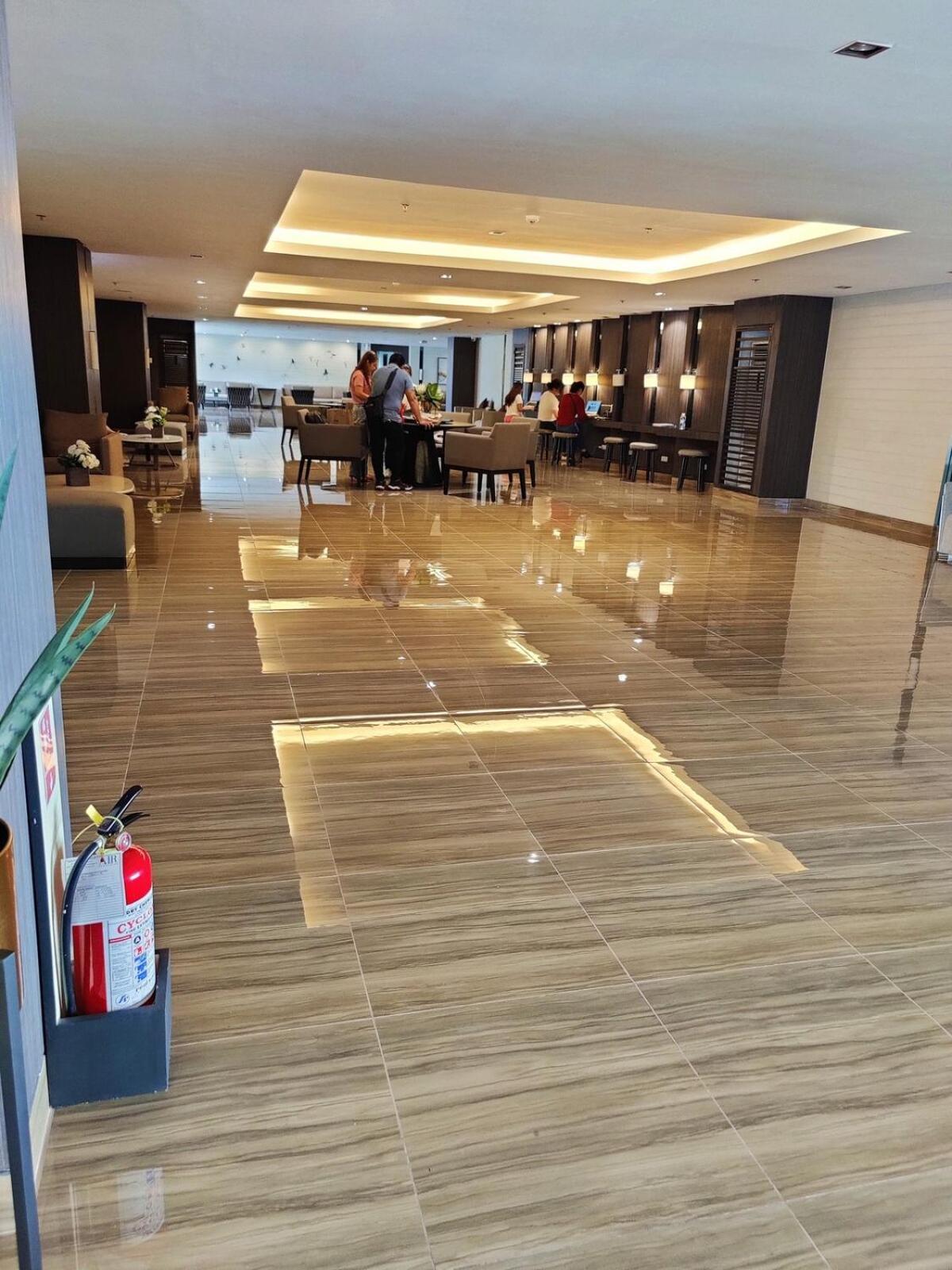 Stunning 2br In Air Residences Makati High Floor And Wfh With 300mbps Wifi *