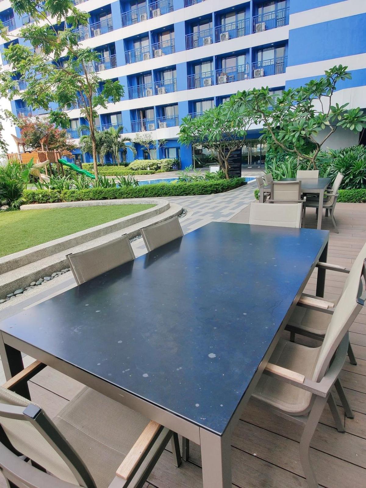 Apartment Stunning 2br In Air Residences Makati High Floor And Wfh With 300mbps Wifi