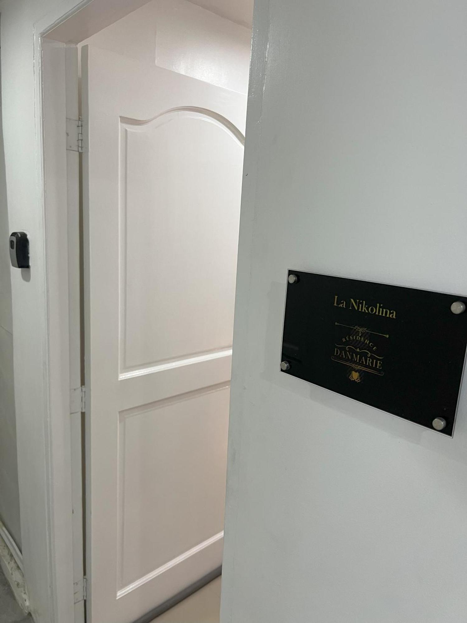 La Nikolina - Near Adventist Medical Center, Pasay