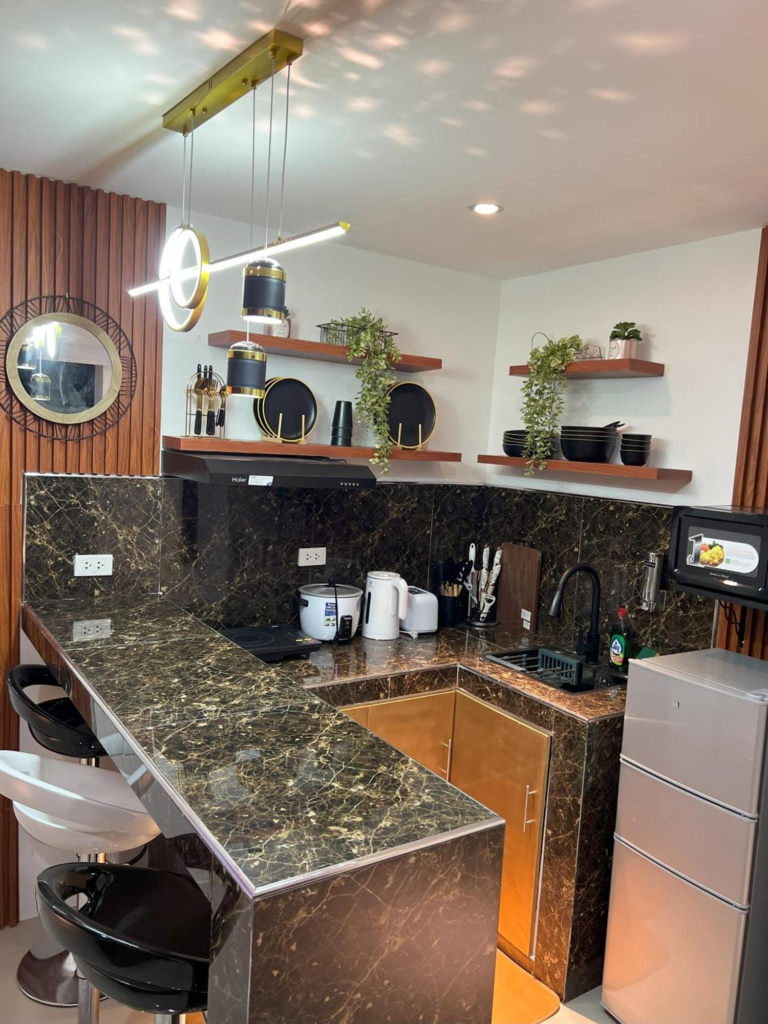 La Nikolina - Near Adventist Medical Center, Pasay *