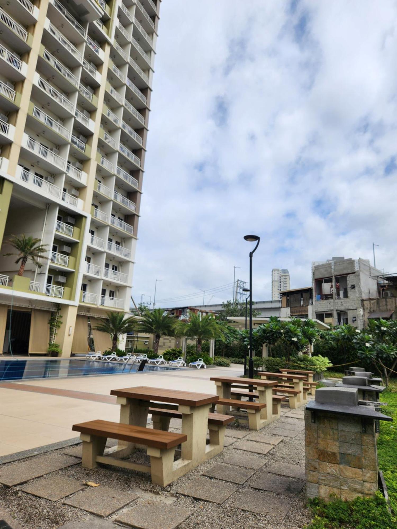 Apartment Spacious 1br 5min Walk To Ayalamall Clvlf At The Celandine