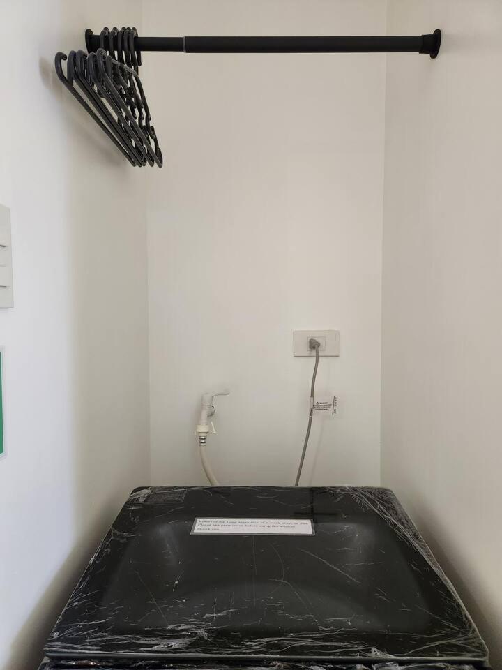 Spacious 1br 5min Walk To Ayalamall Clvlf At The Celandine Apartment *