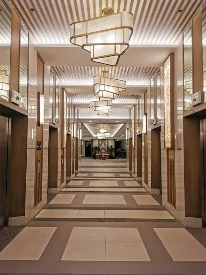 Spacious 1br 5min Walk To Ayalamall Clvlf At The Celandine Apartment *