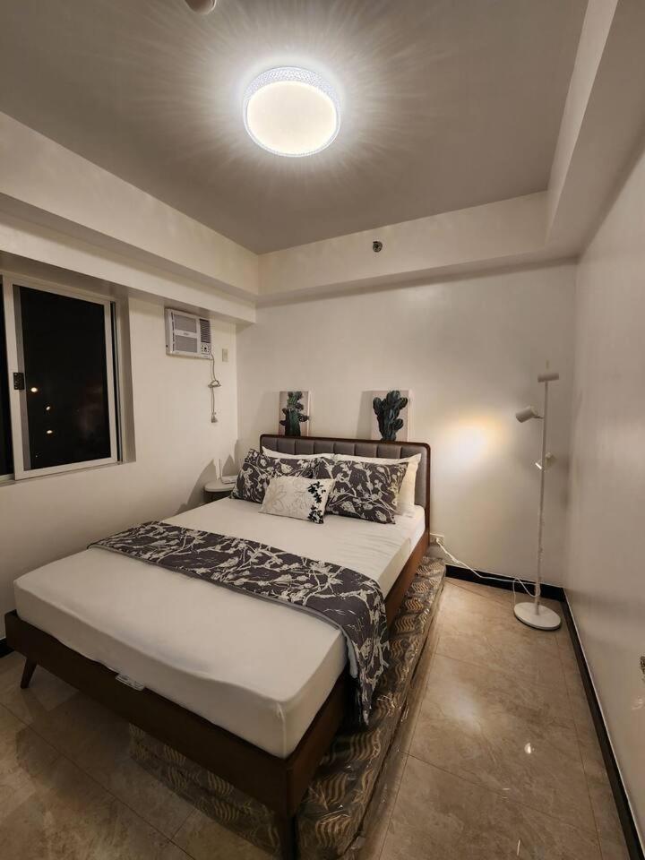 Spacious 1br 5min Walk To Ayalamall Clvlf At The Celandine * Manila