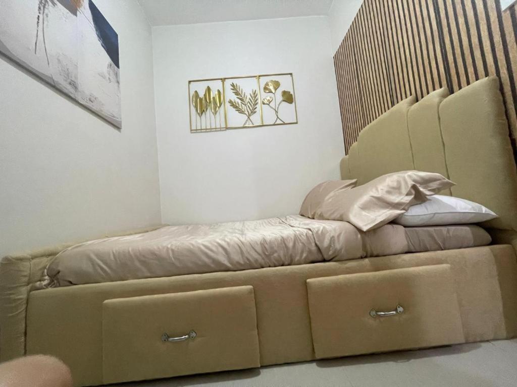Elite King Comfort - Near Airport *