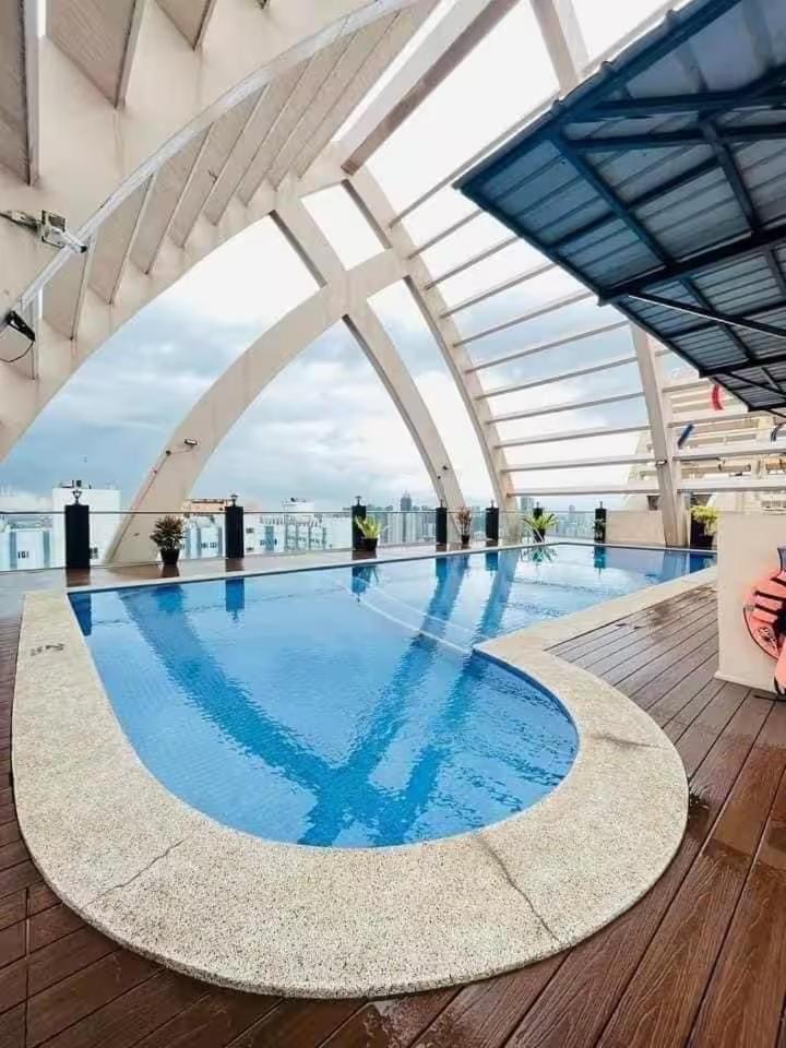 2 Bedroom And Bathroom Staycation In Mandaluyong Near Boni Mrt With Wifi And Karaoke And Pool Manila