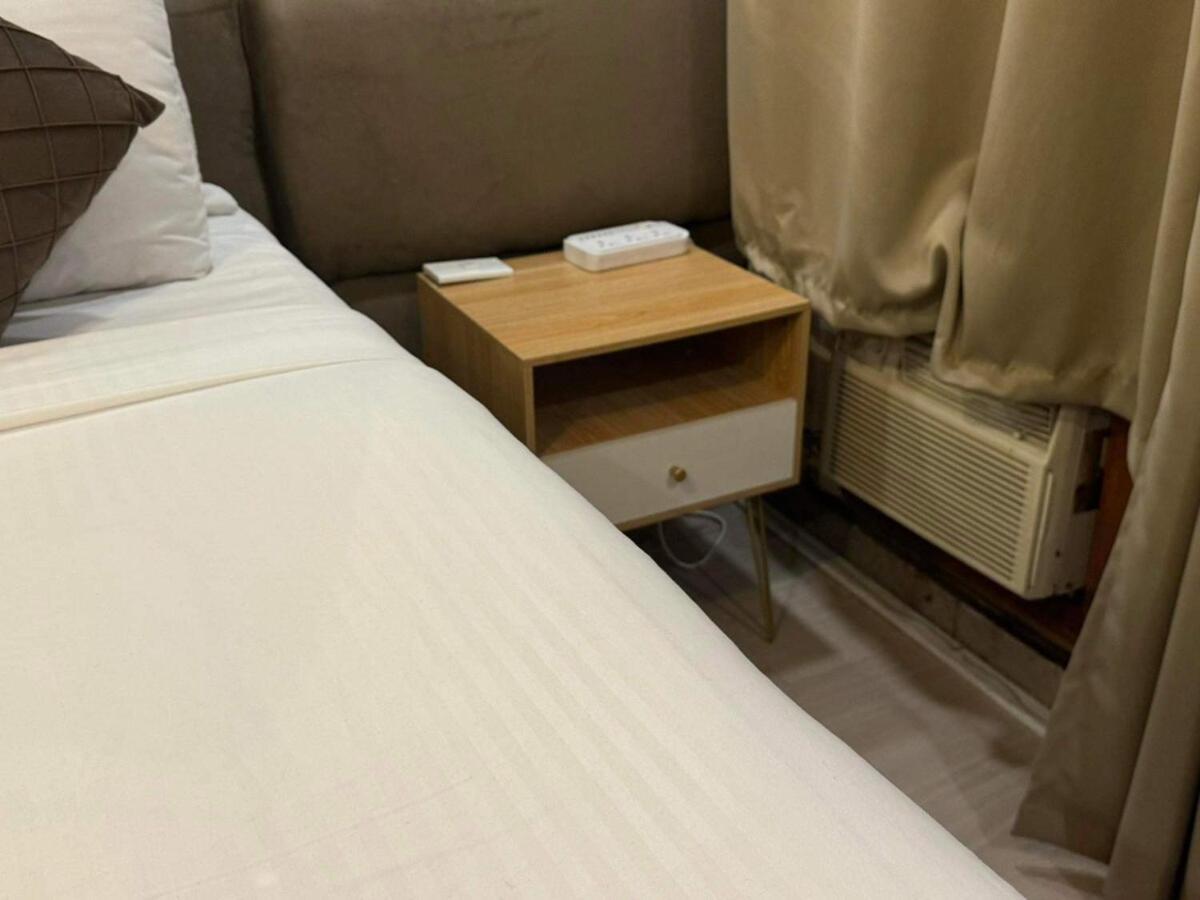 Shore A31 Shortwalk Mall Of Apartment Manila