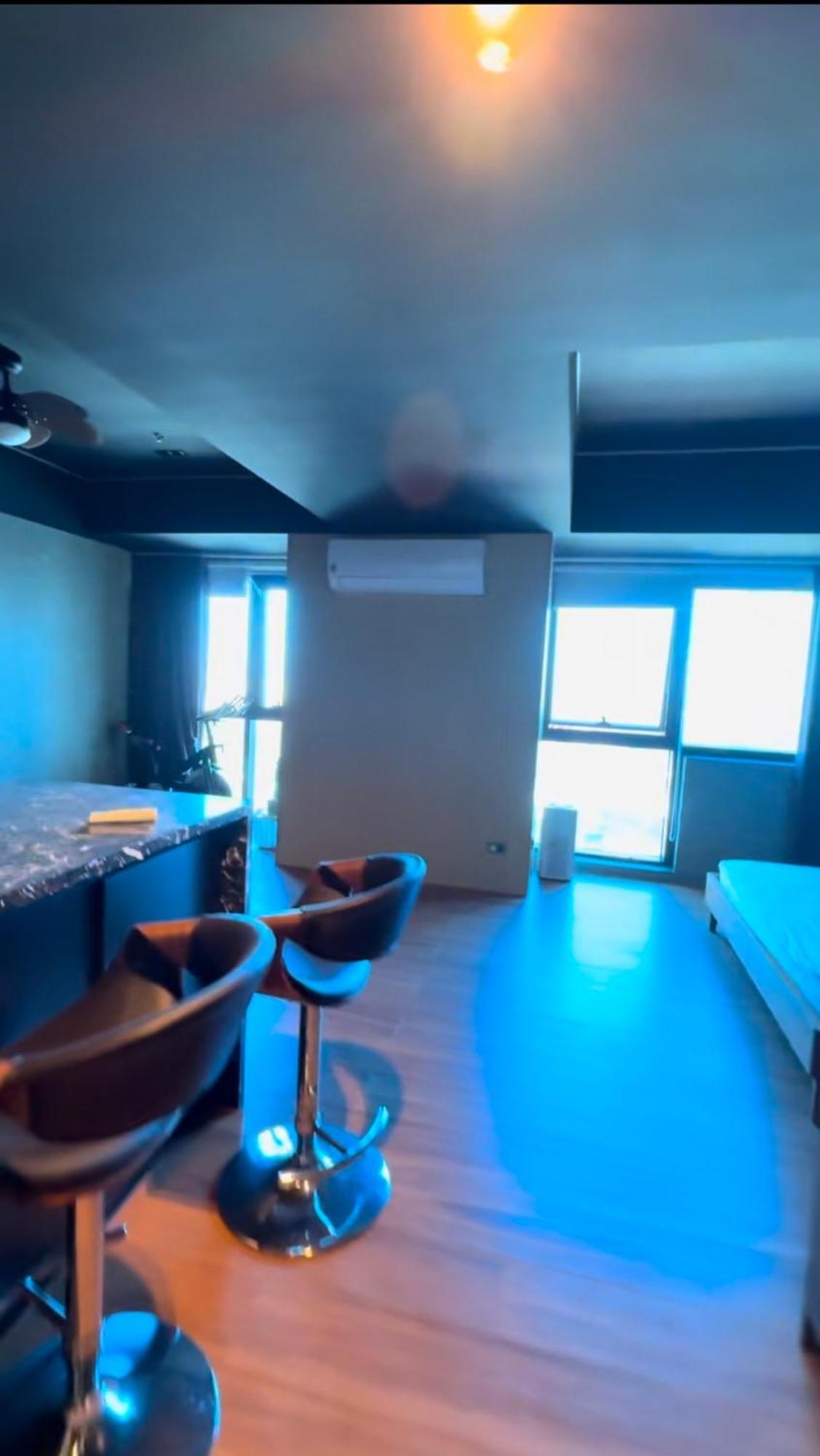 Bsa Twin Towers Pool Netflix Sm Megamall Apartment