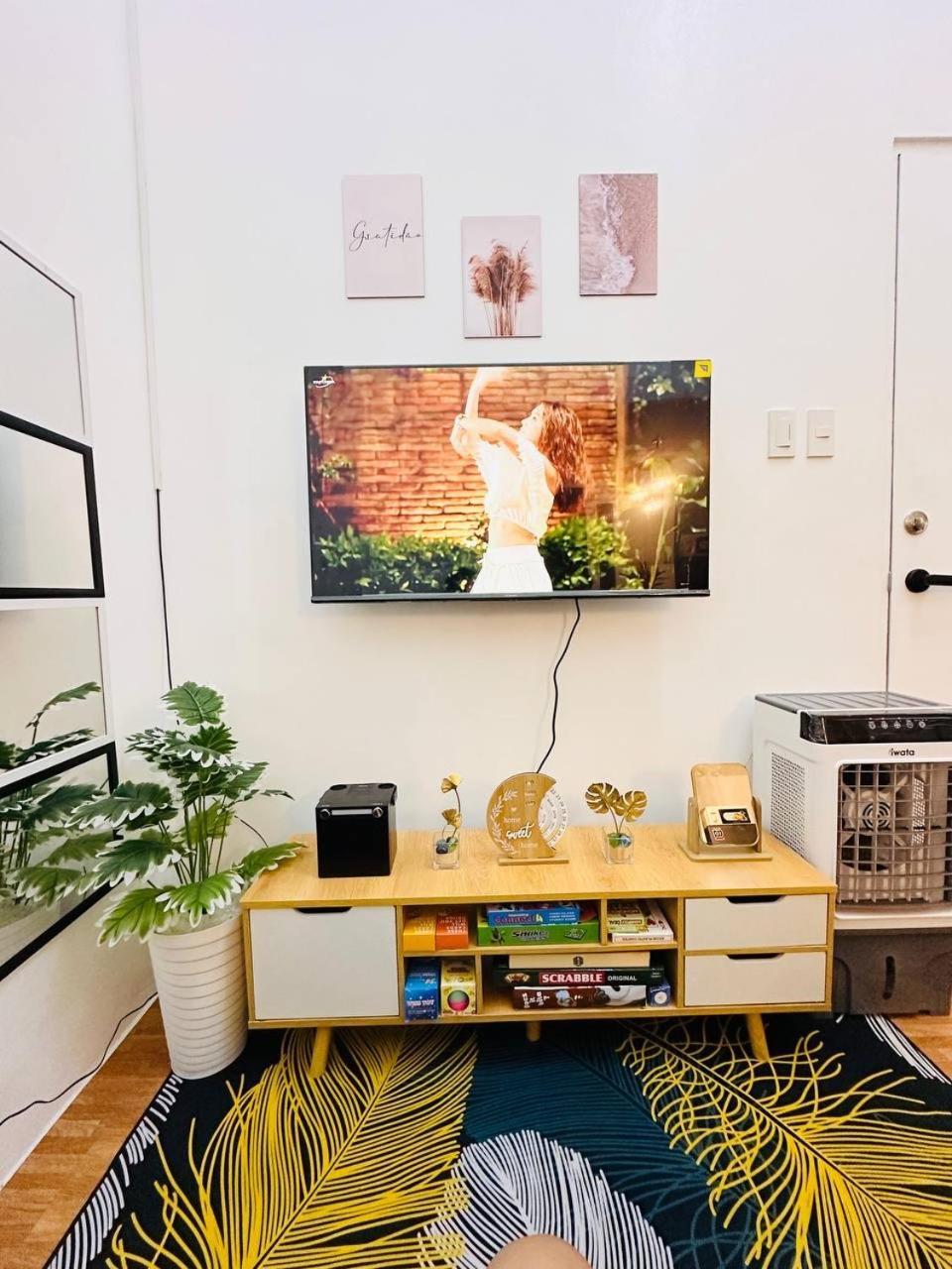 2 Bedroom And Bathroom Staycation In Mandaluyong Near Boni Mrt With Wifi And Karaoke And Pool Aparthotel *