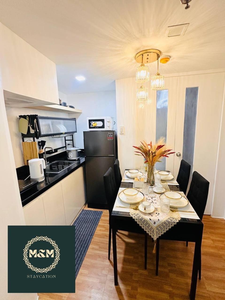 2 Bedroom And Bathroom Staycation In Mandaluyong Near Boni Mrt With Wifi And Karaoke And Pool * Manila