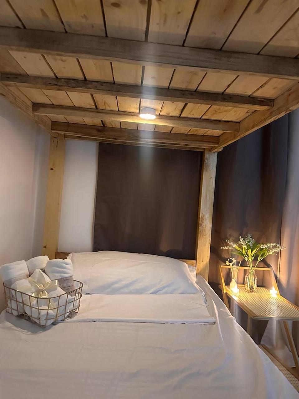 2 Bedroom And Bathroom Staycation In Mandaluyong Near Boni Mrt With Wifi And Karaoke And Pool