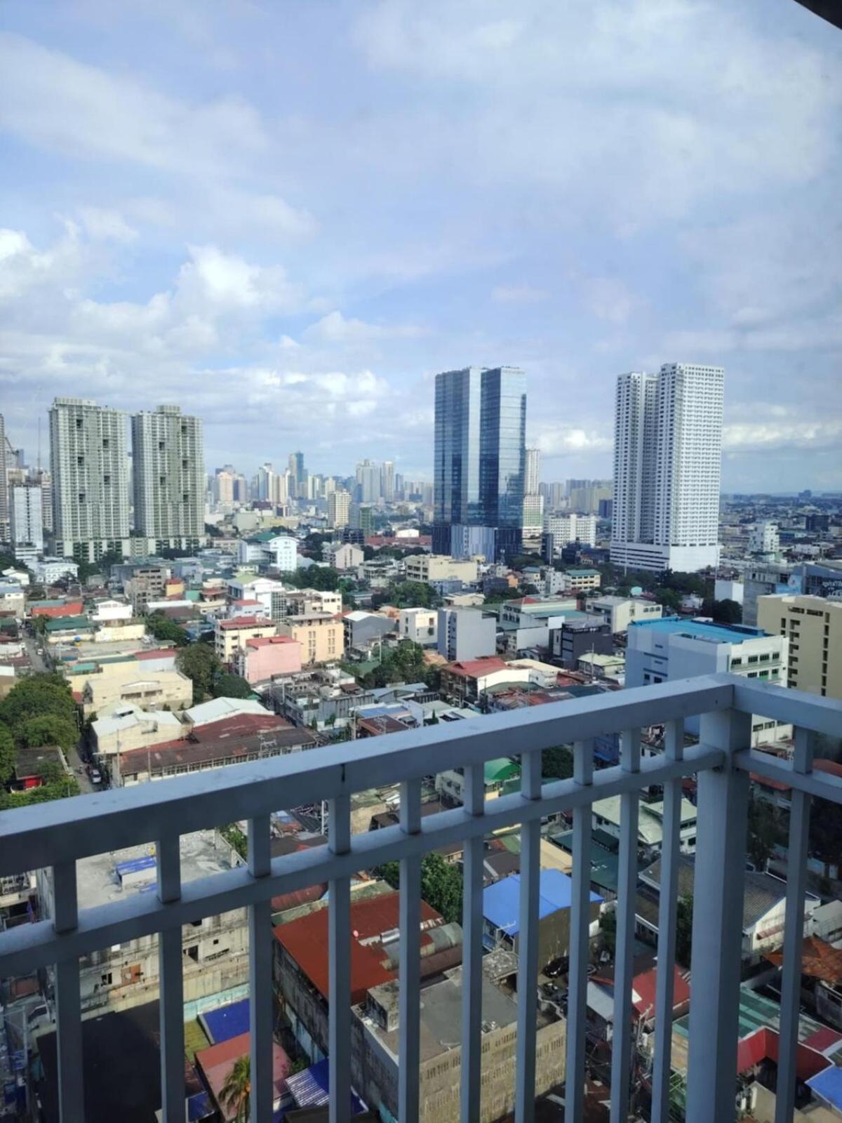 Affordable Breeze Unit 2118 * Manila