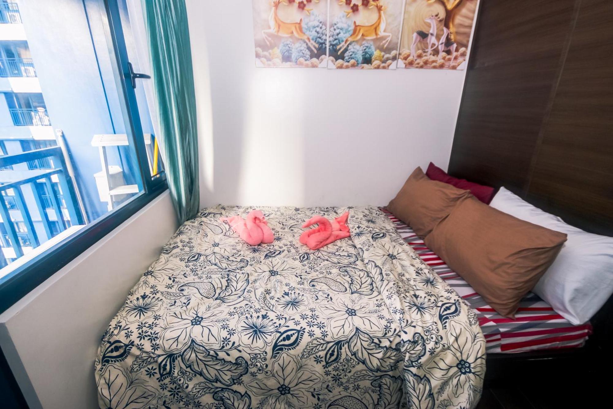 Cozy Crash Pad A Laughter Friendly Makati 2270 Gym Swim Park 300 Mbps Manila